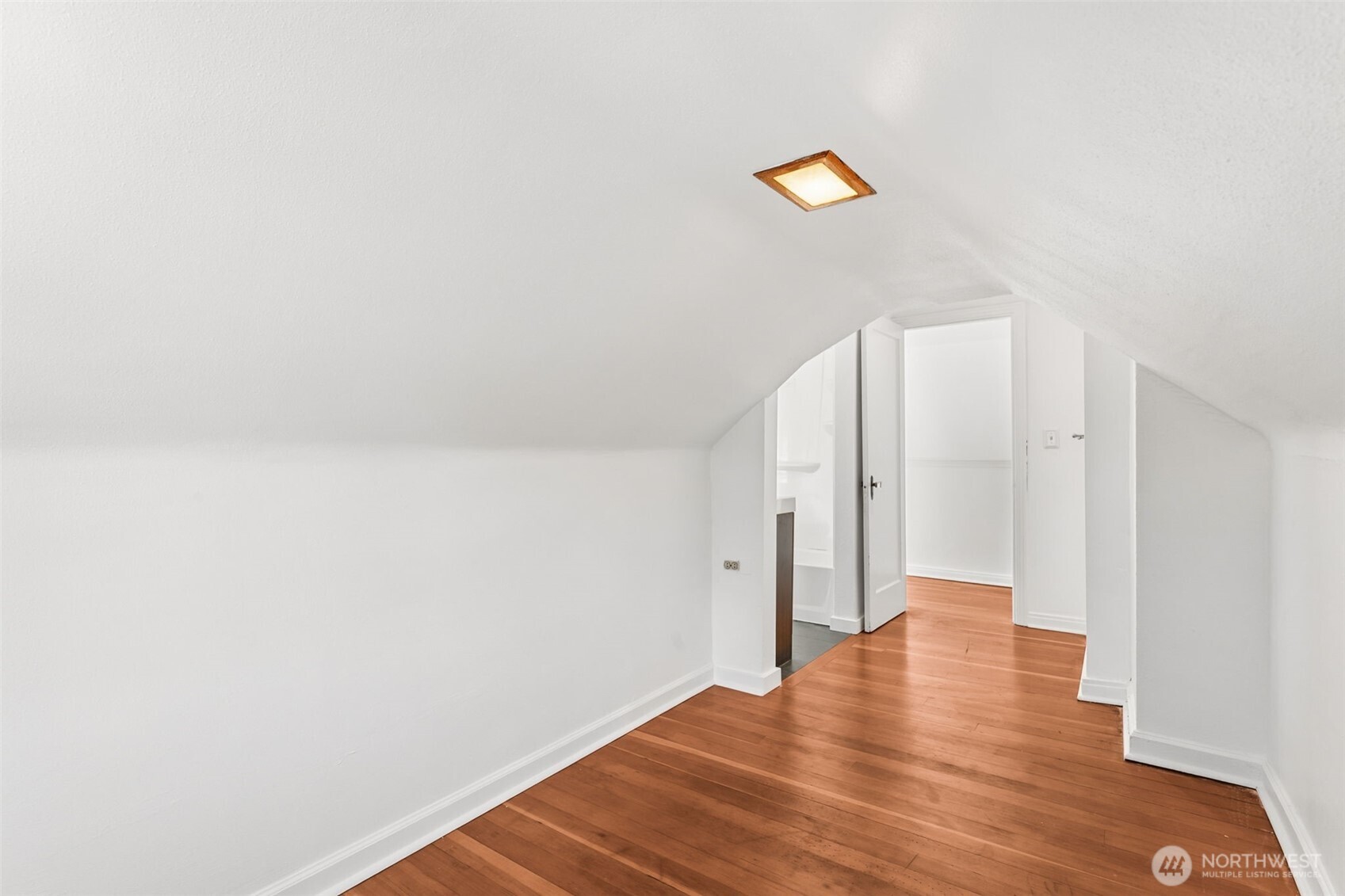 property viewer photo 15
