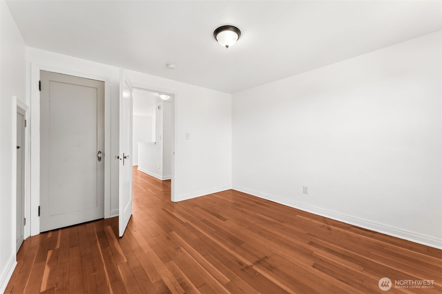 property viewer photo 18