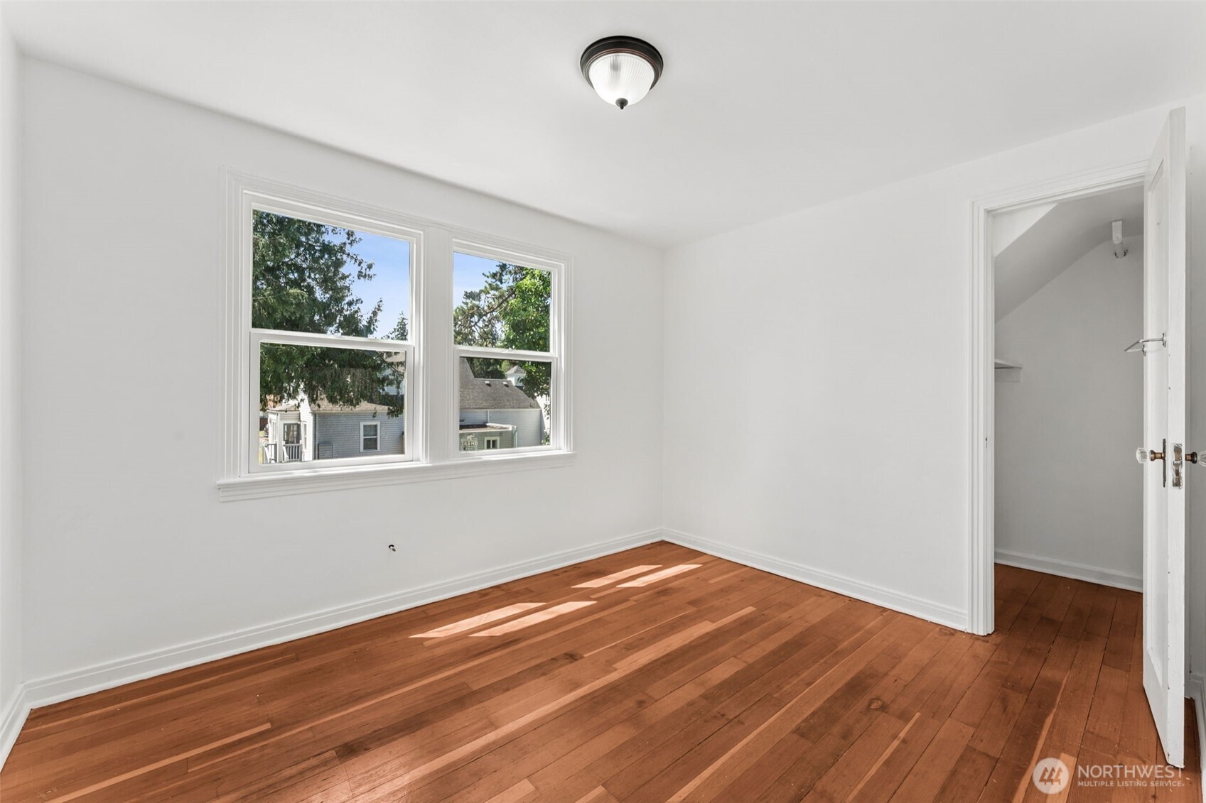 property viewer photo 19