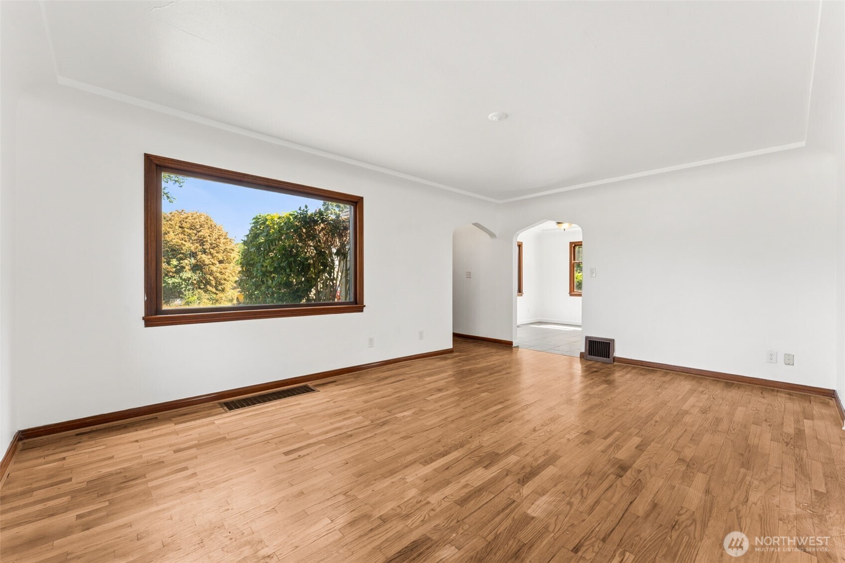 property viewer photo 3