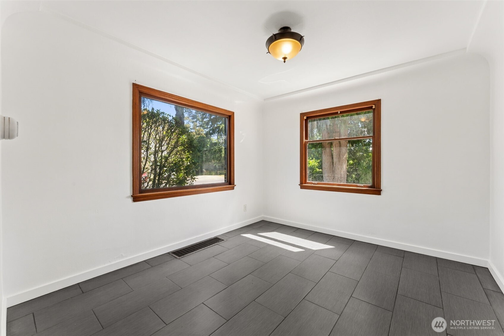 property viewer photo 5