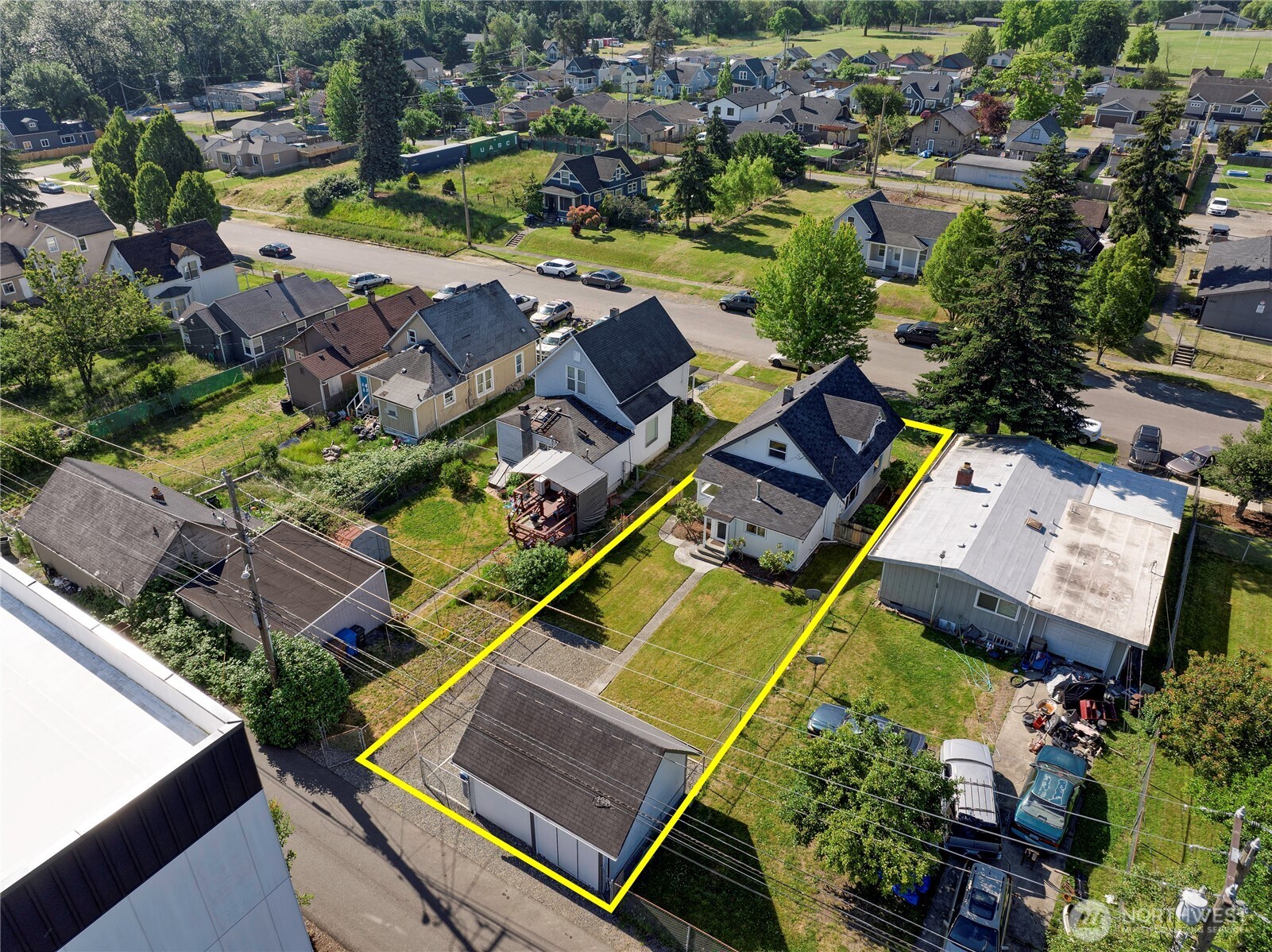 main property photo 36