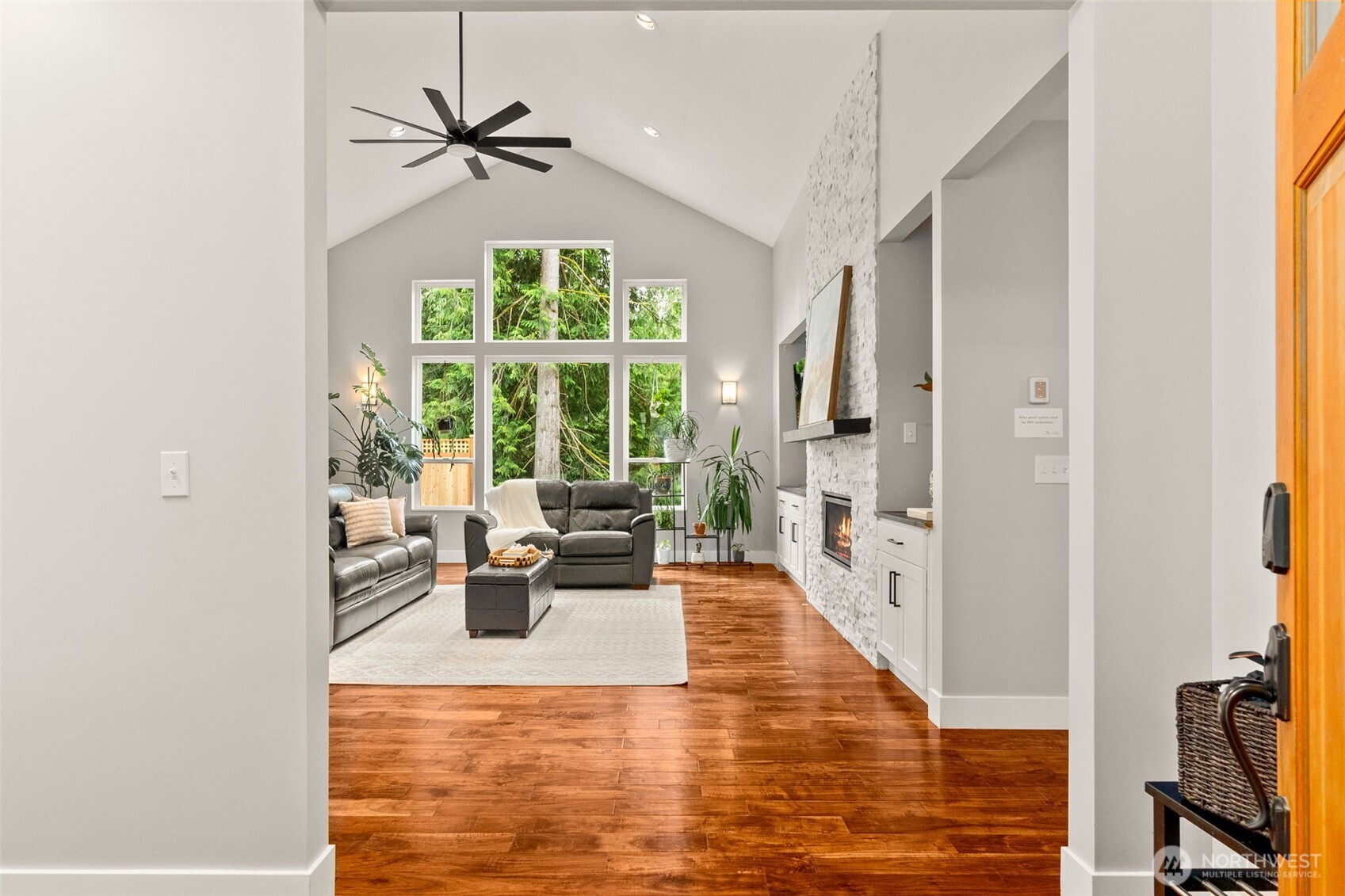 property viewer photo 1