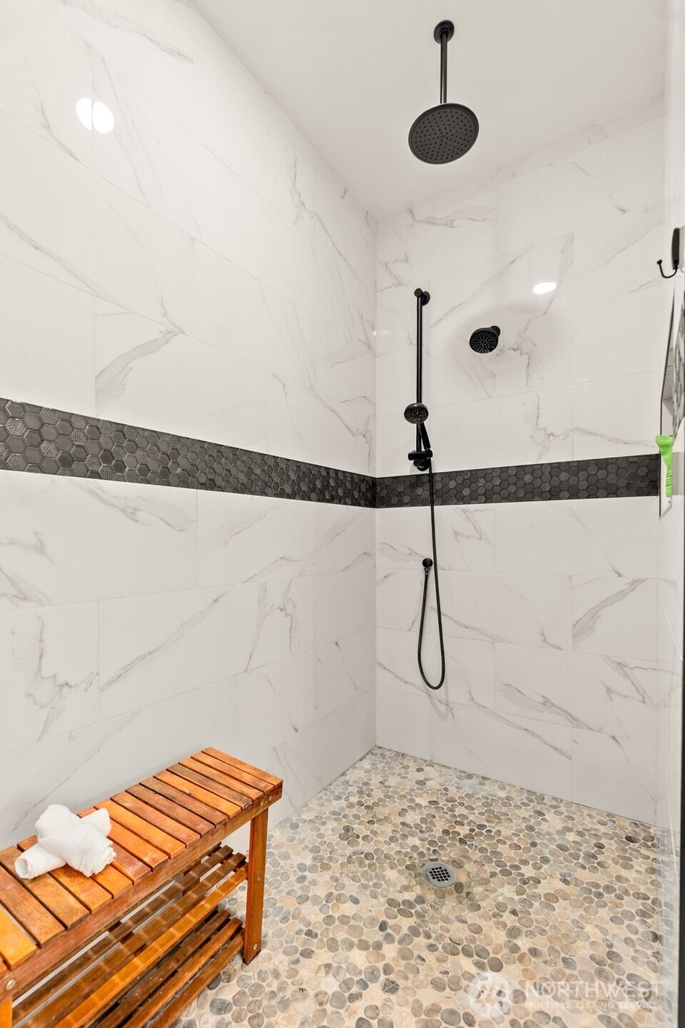 property viewer photo 18