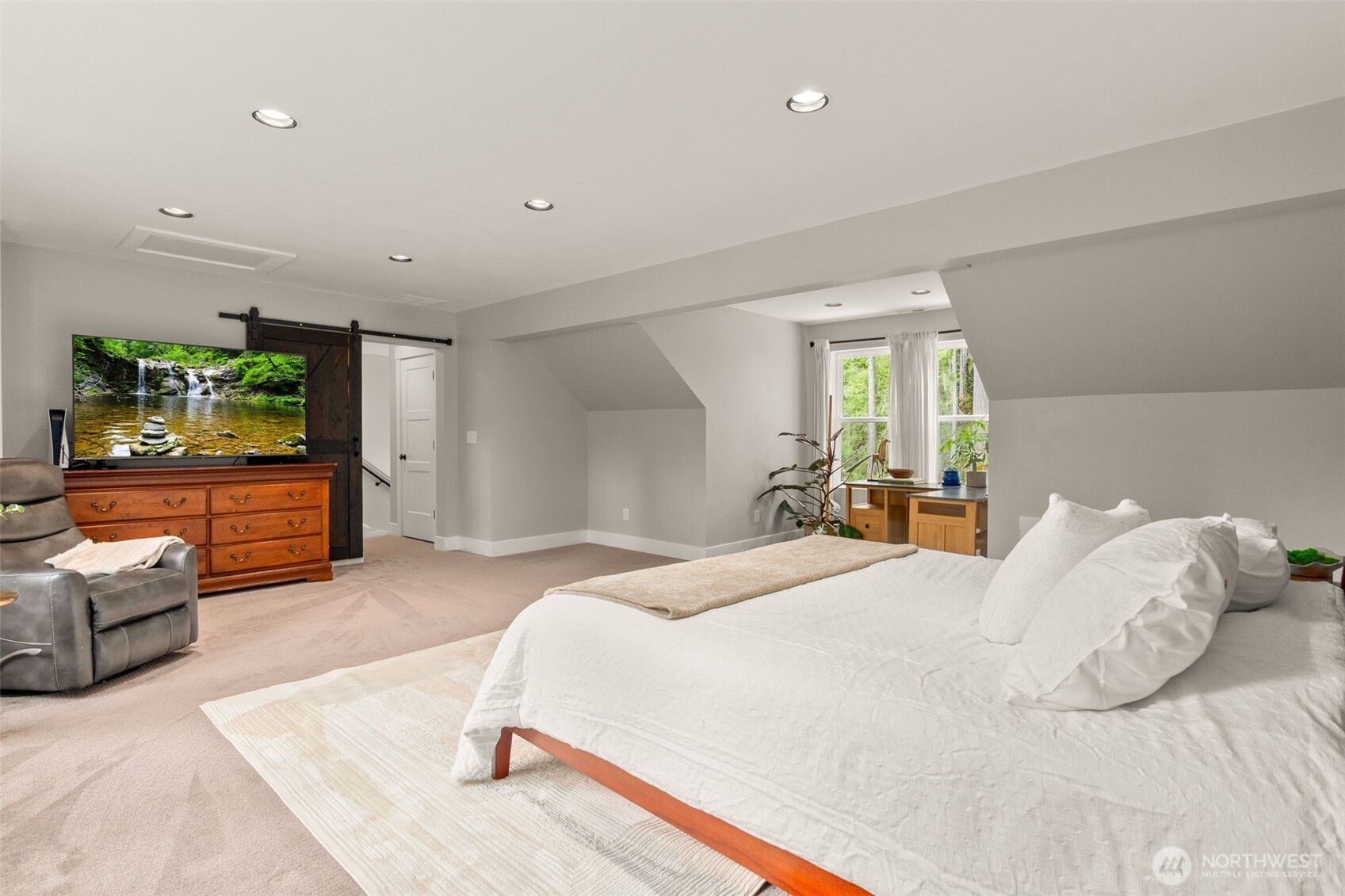 property viewer photo 23