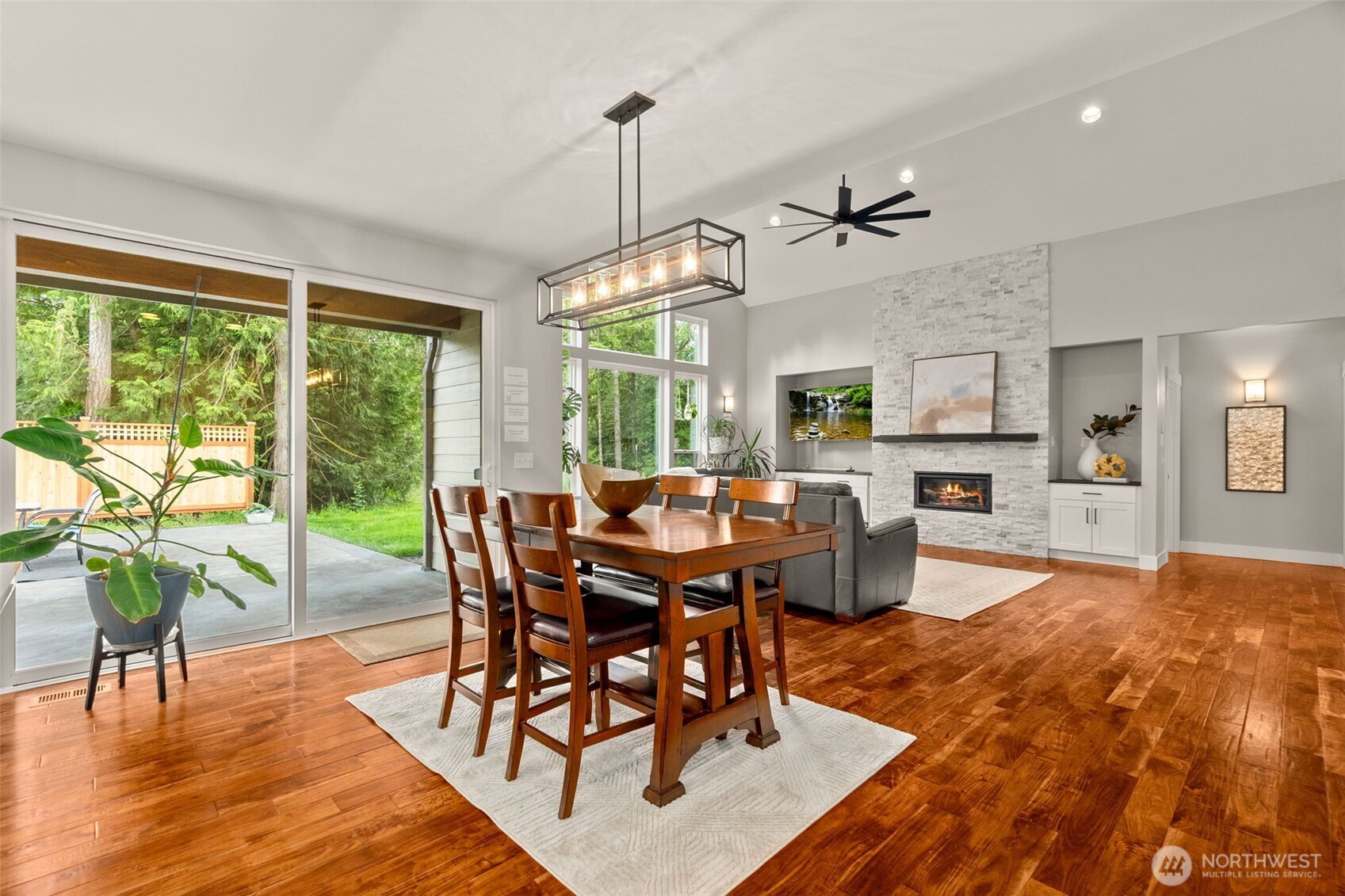 property viewer photo 4