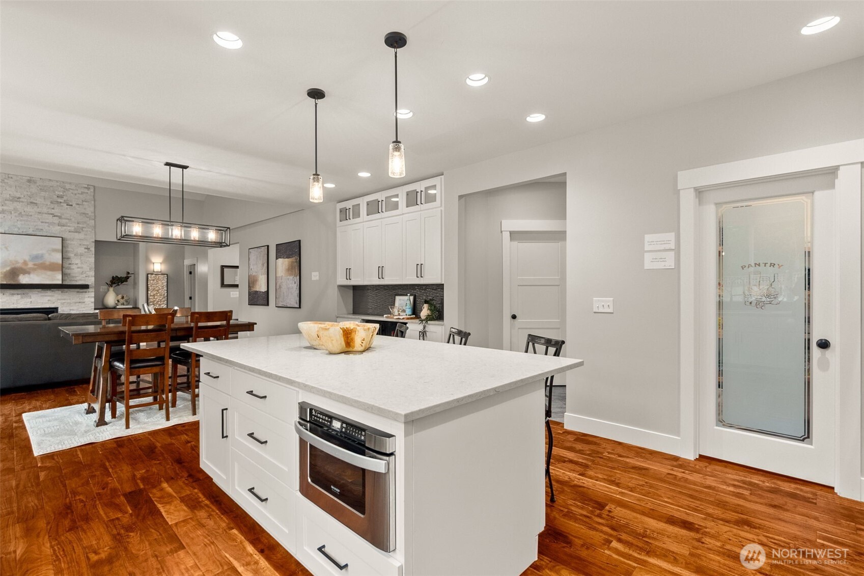 property viewer photo 9