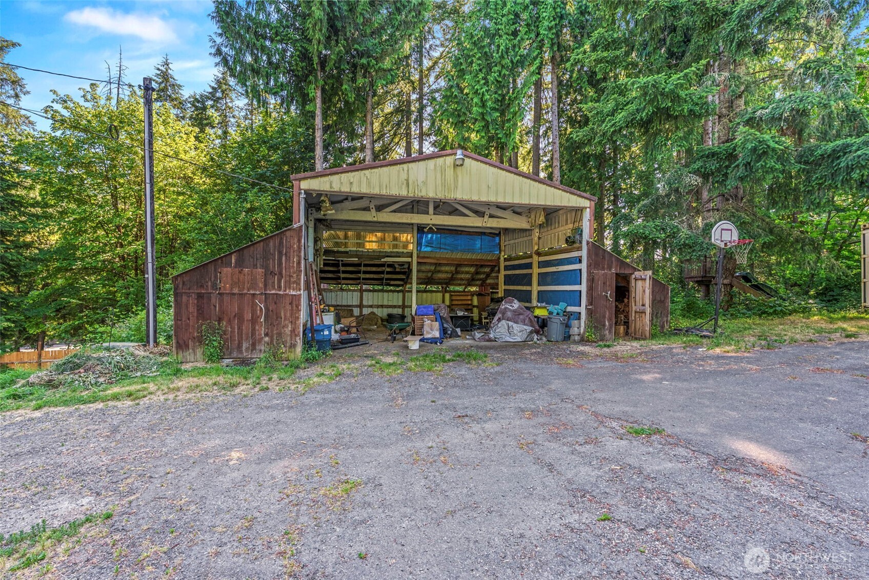 main property photo 22