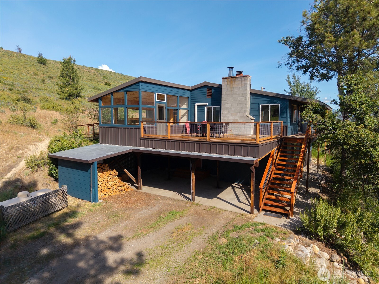 main property photo 4