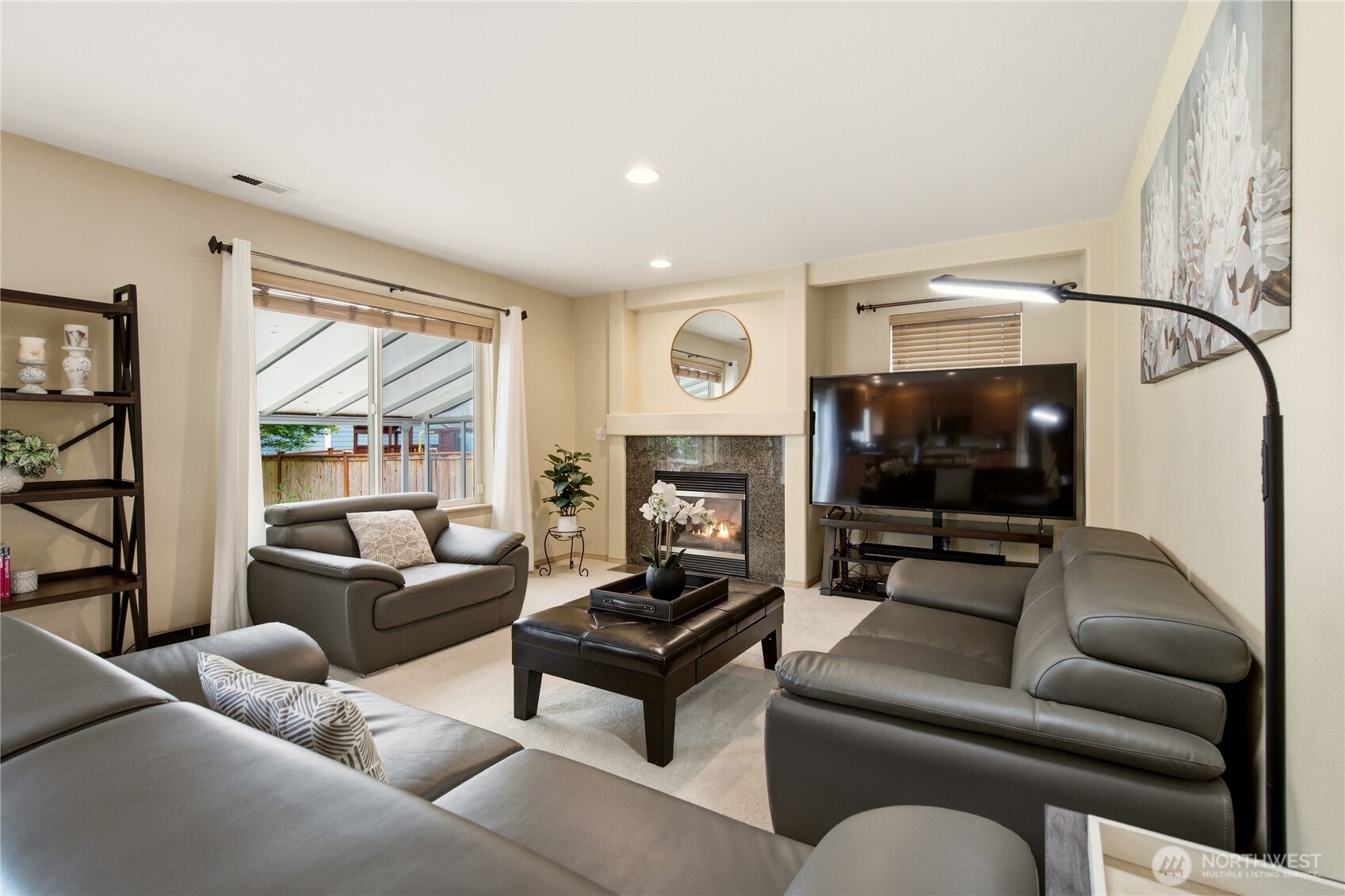 property viewer photo 2