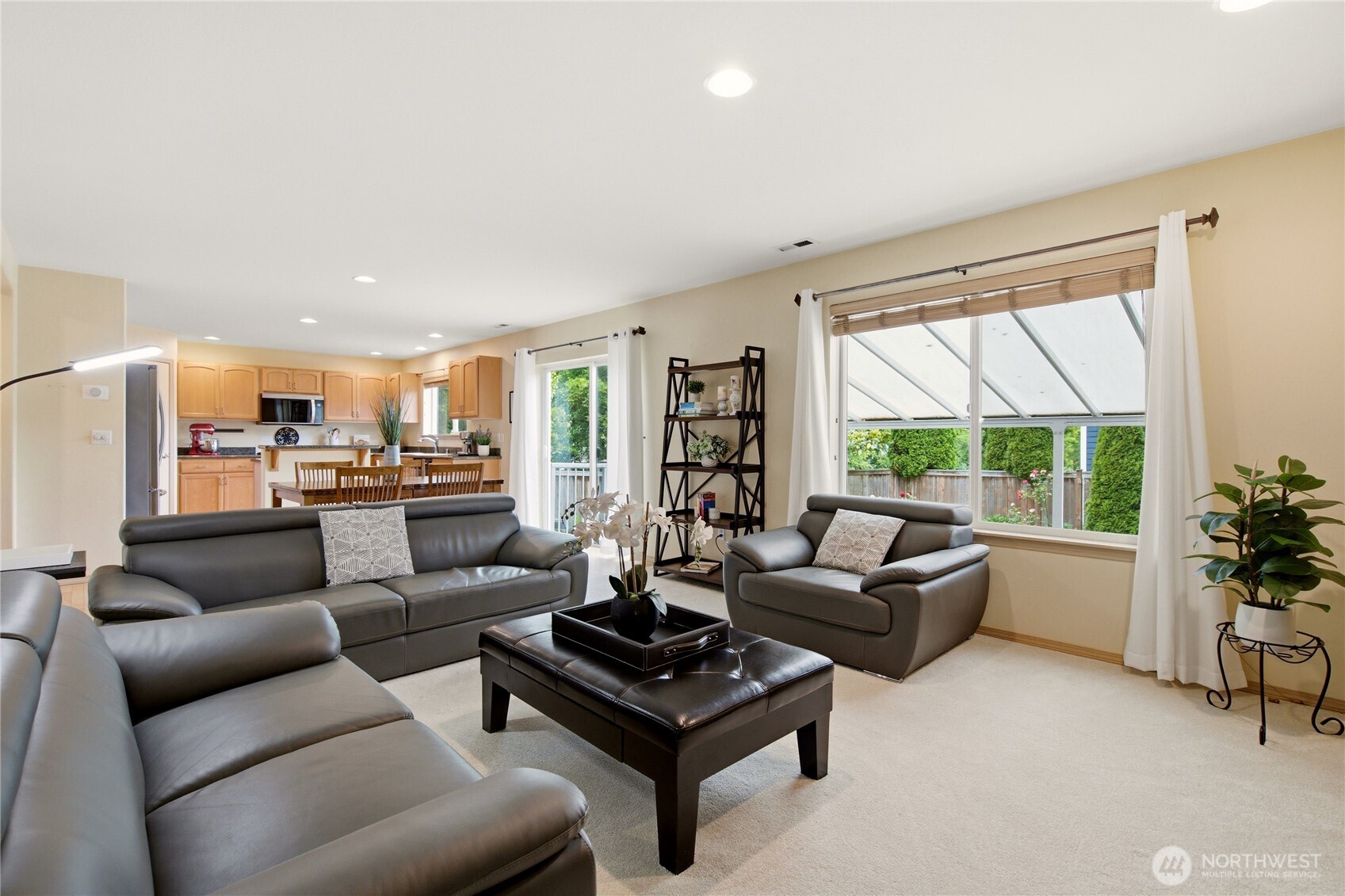 property viewer photo 6