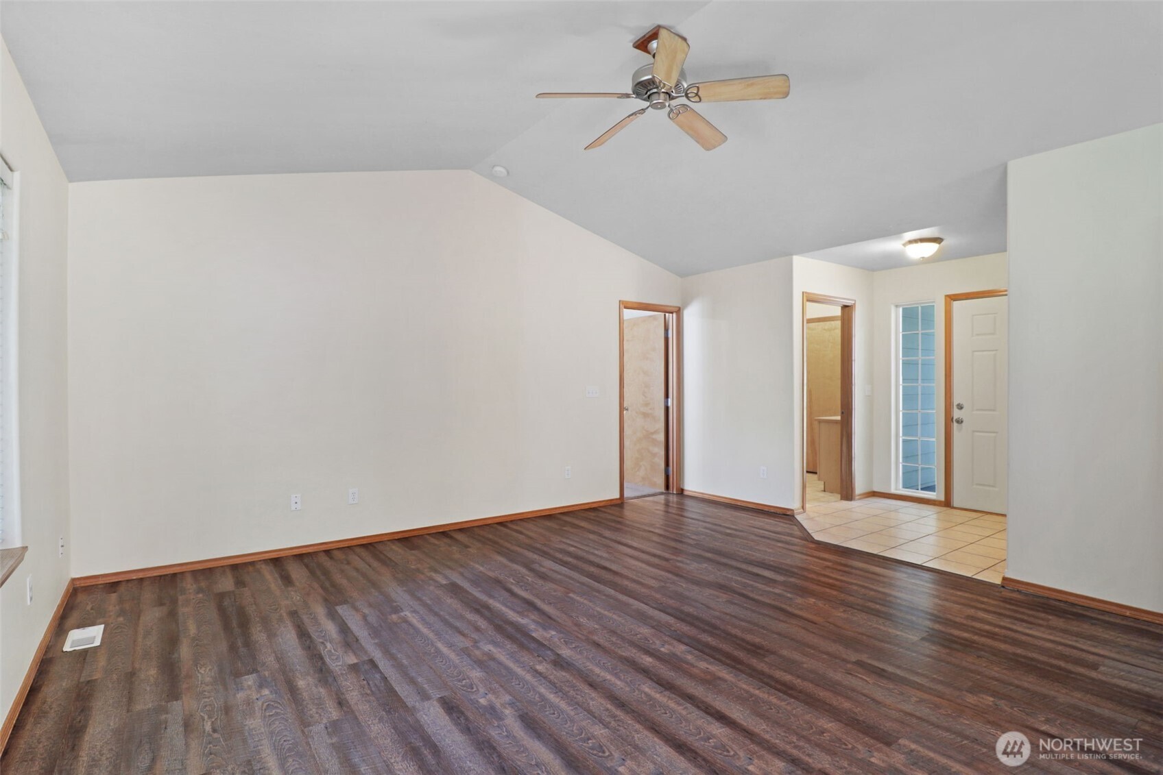 property viewer photo 17