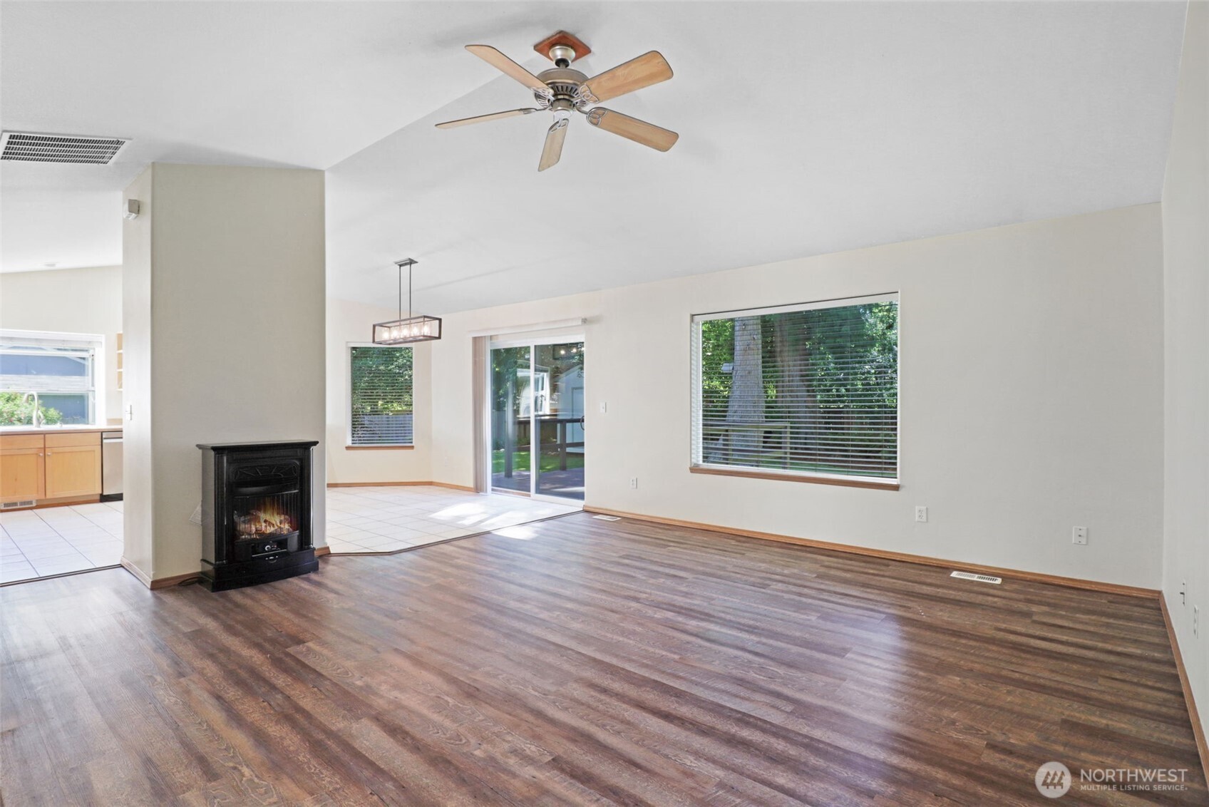 property viewer photo 19