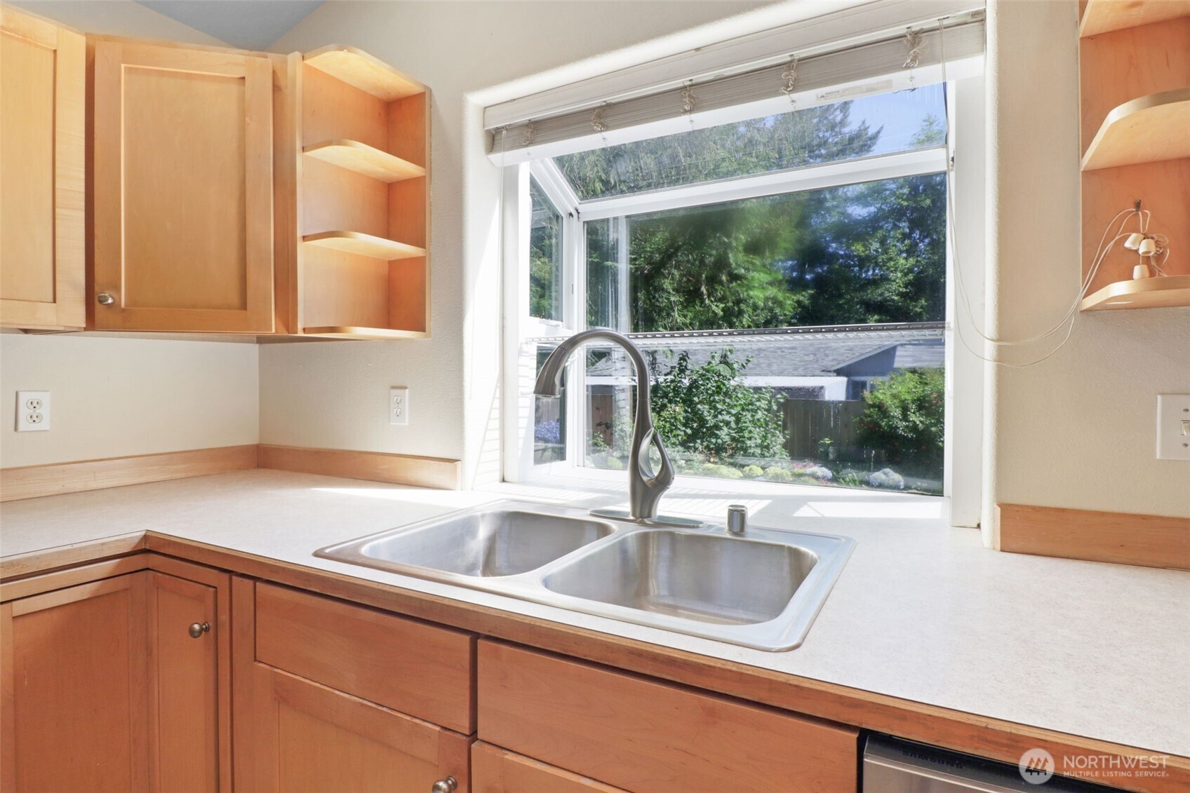 property viewer photo 25