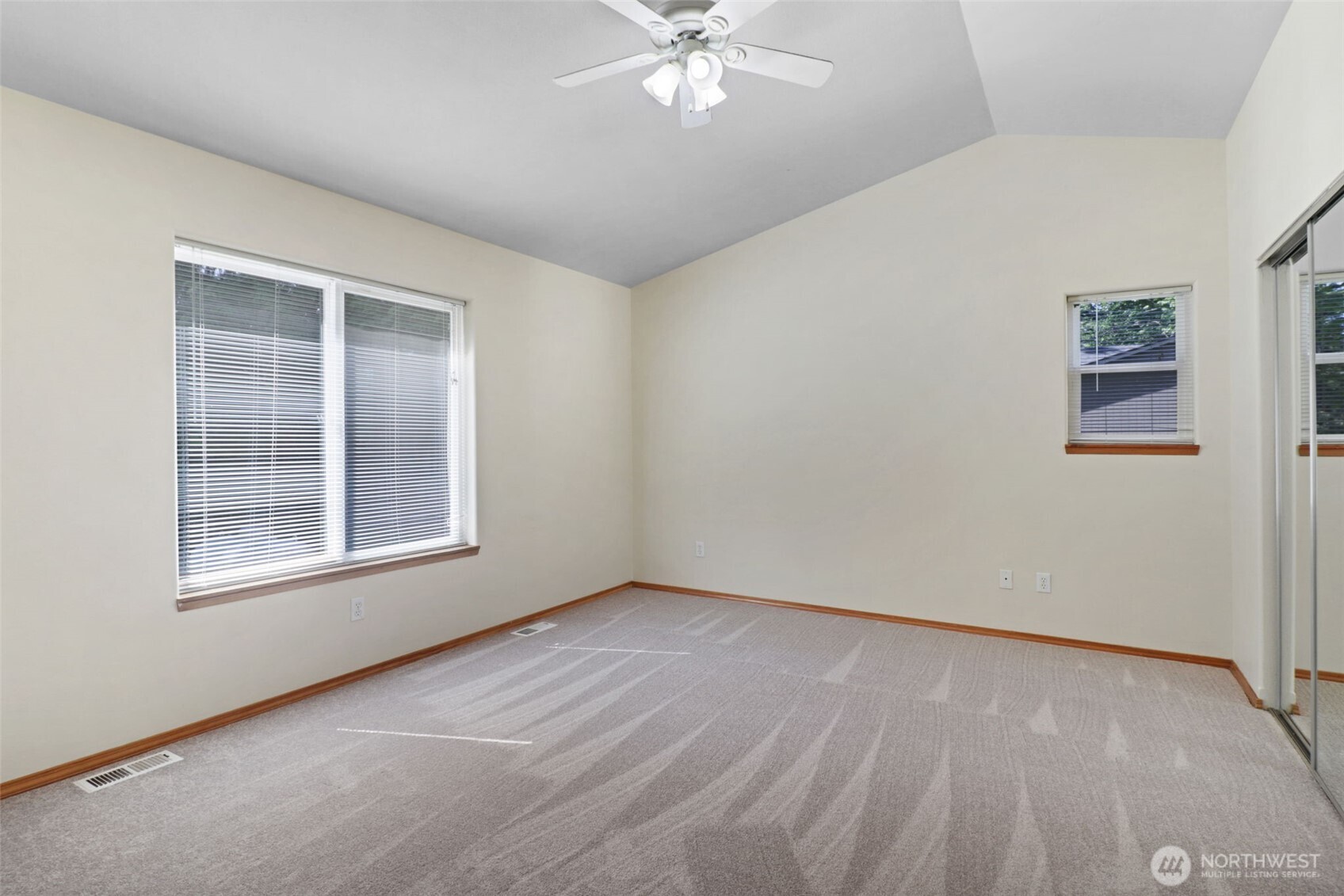 property viewer photo 27