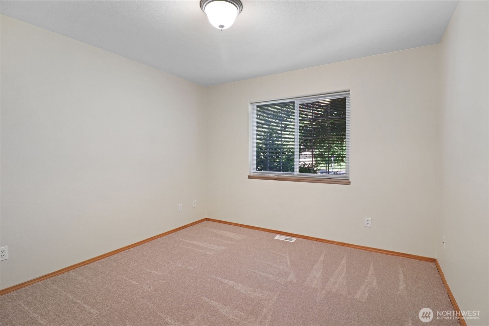 property viewer photo 32