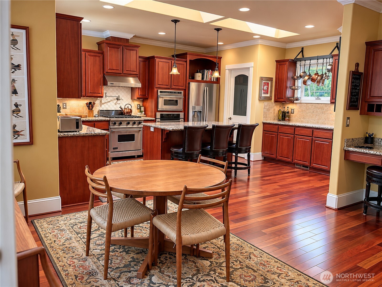 main property photo 9