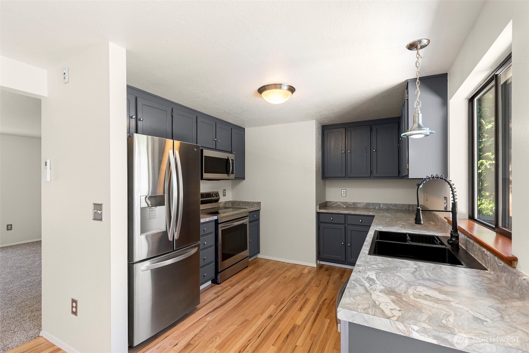 property viewer photo 12