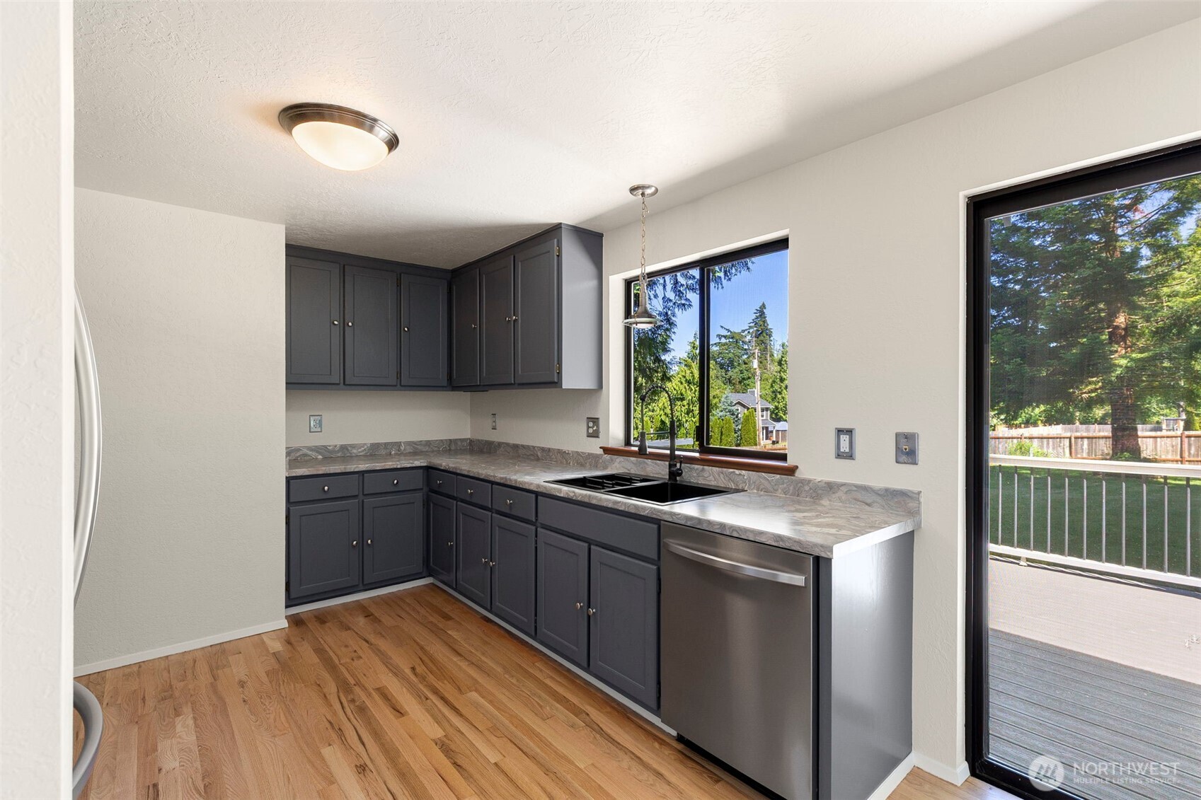 property viewer photo 13