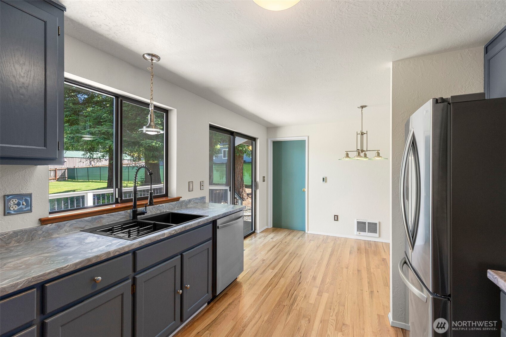 property viewer photo 14