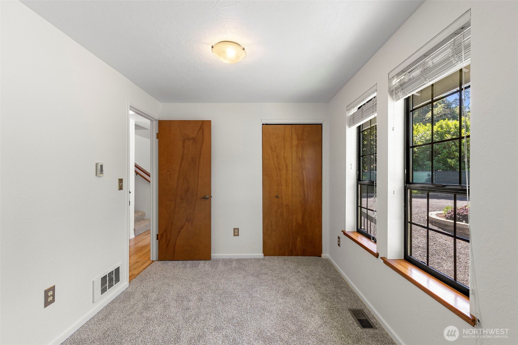 property viewer photo 18
