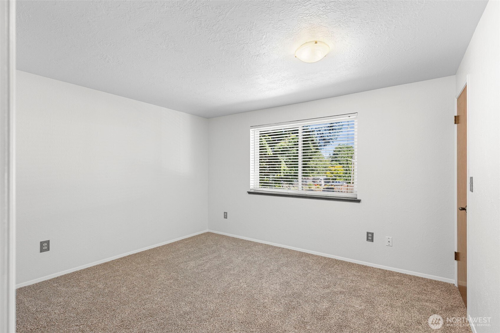 property viewer photo 19