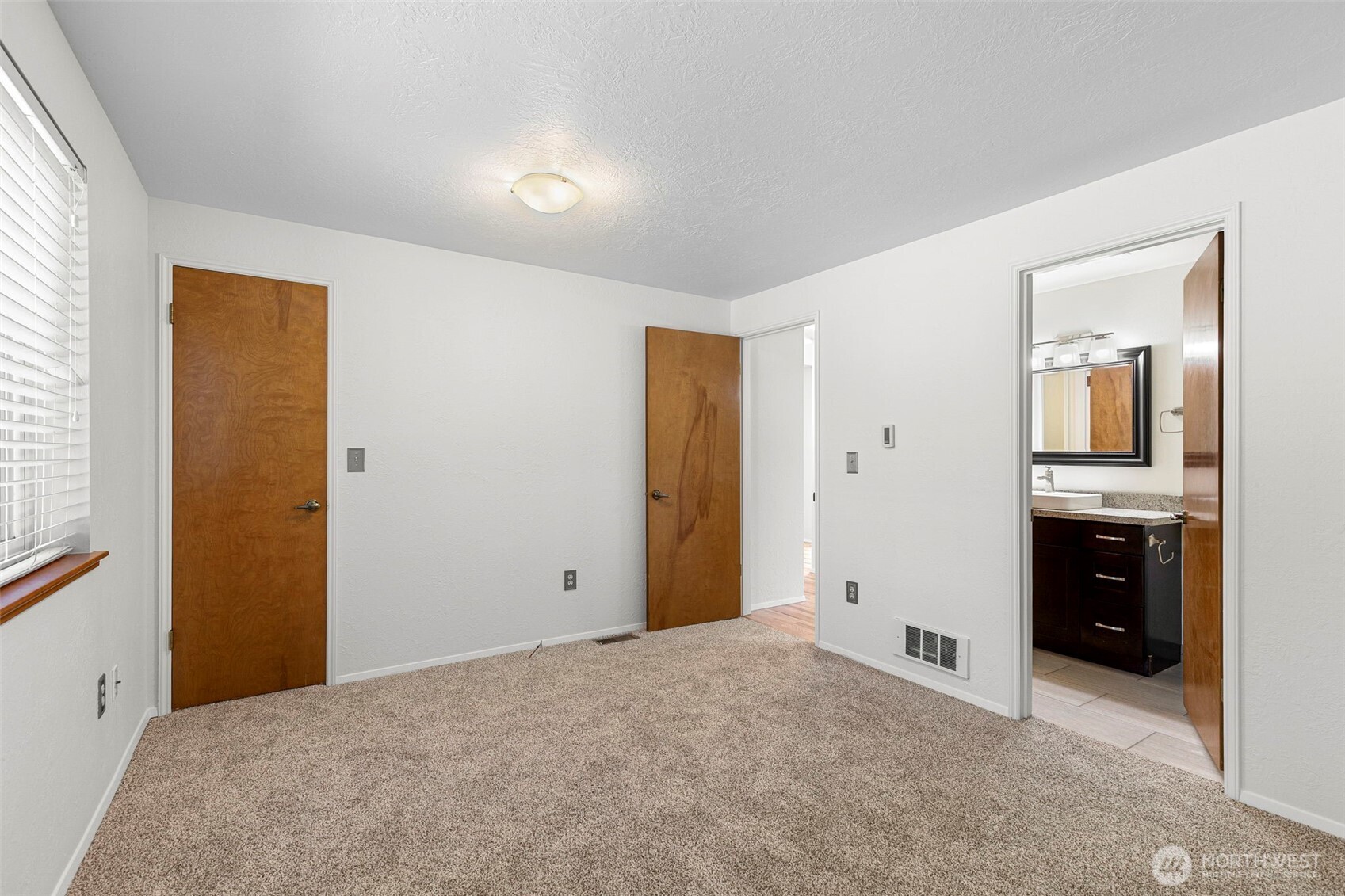 property viewer photo 20
