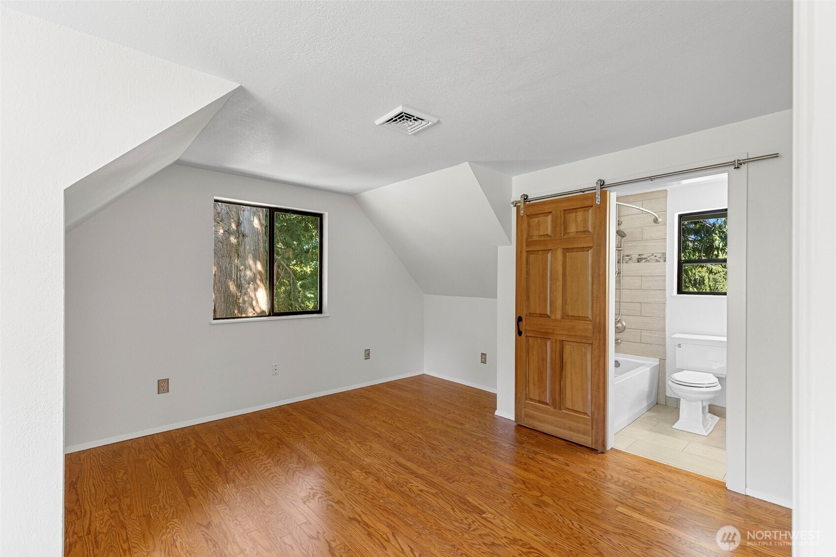 property viewer photo 23