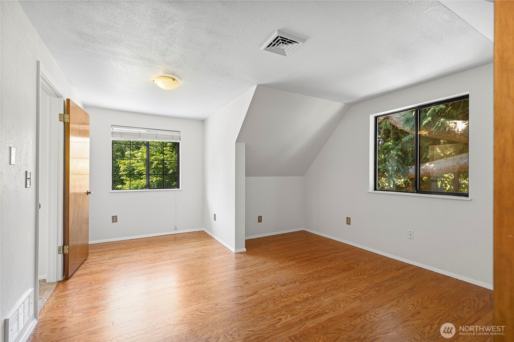 property viewer photo 24