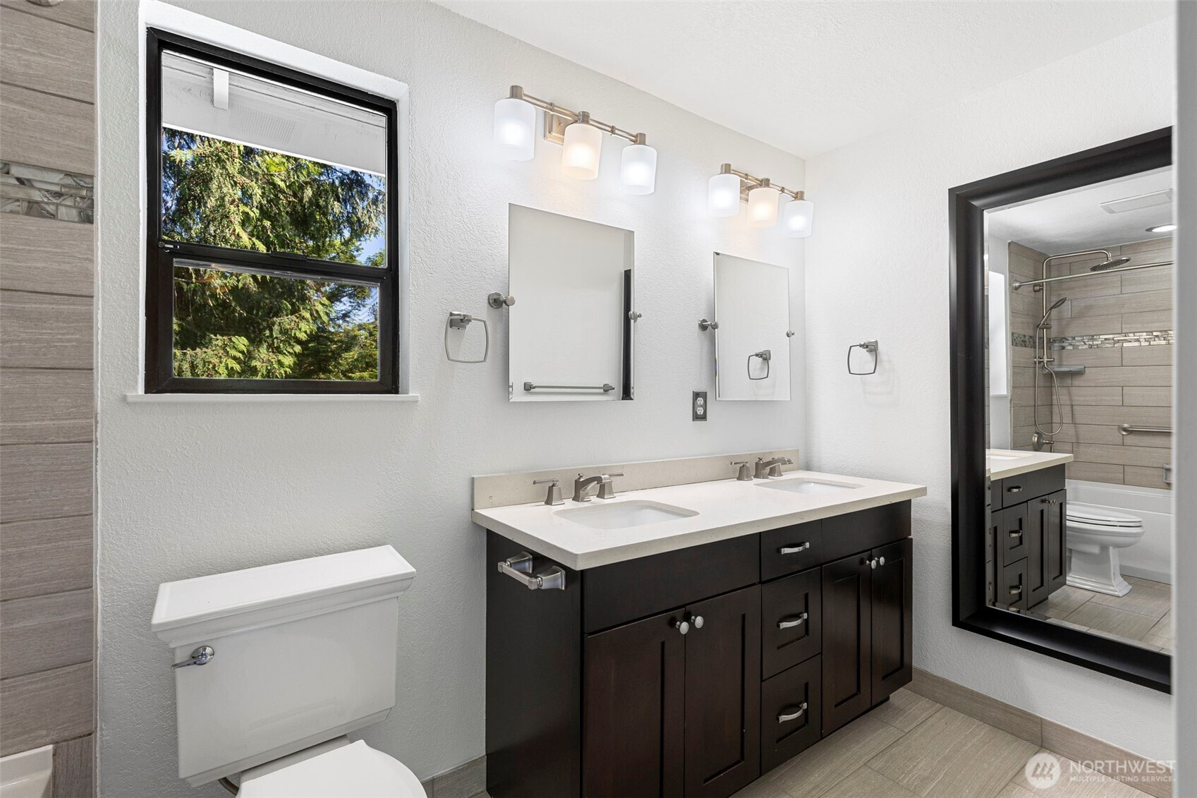property viewer photo 26