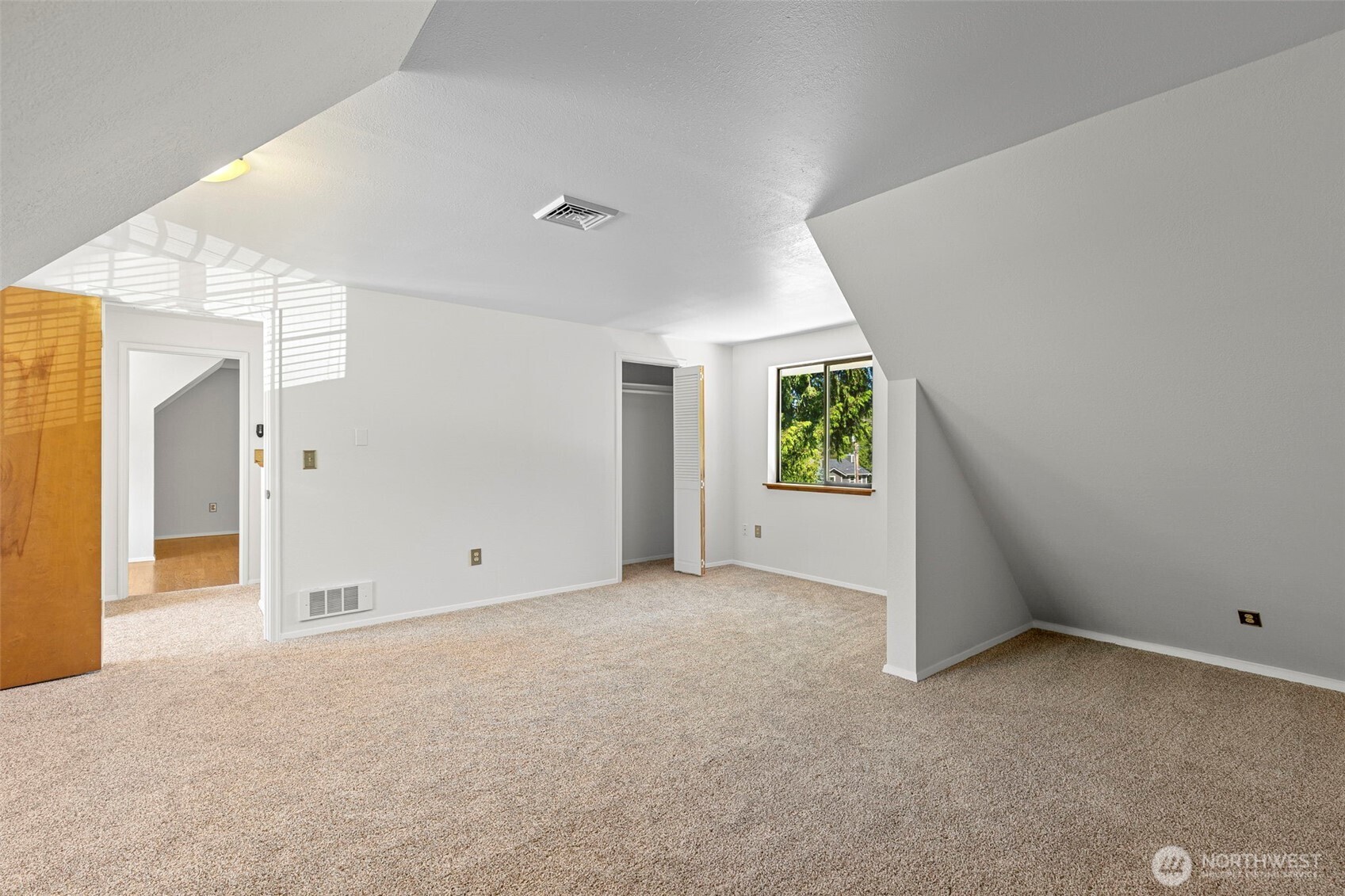 property viewer photo 29