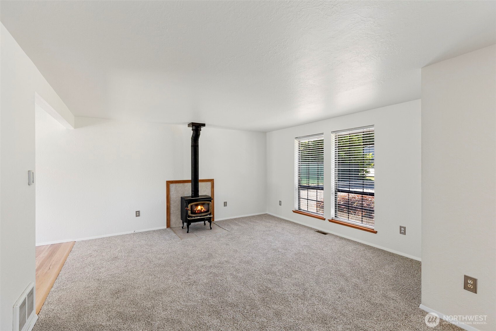 property viewer photo 7