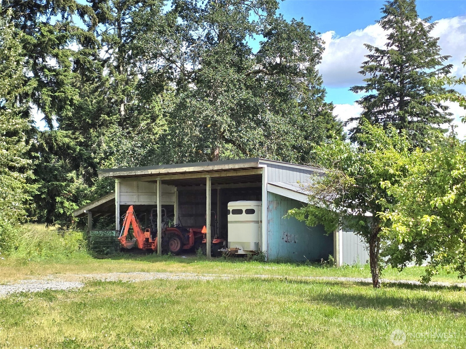 main property photo 18