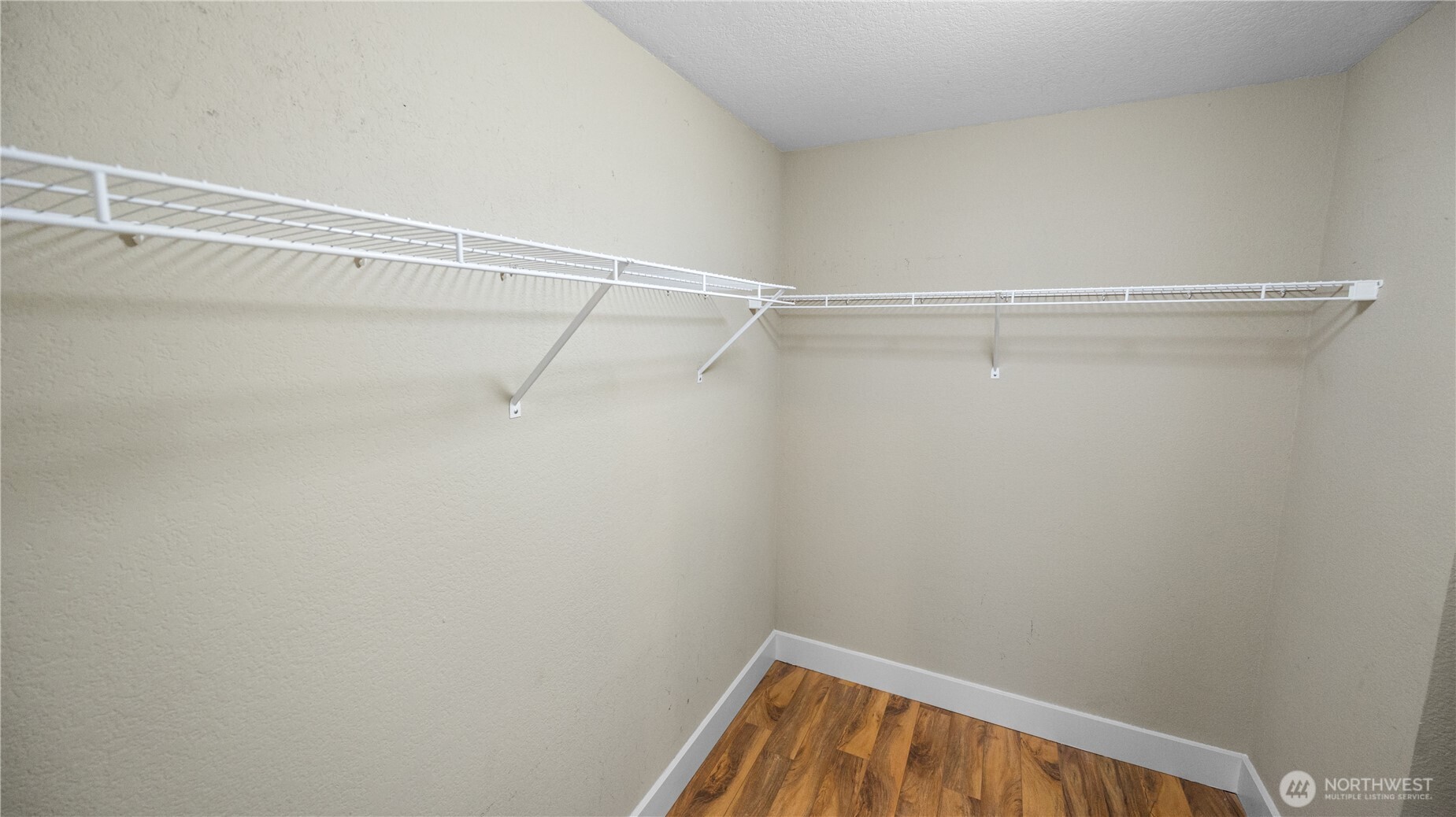 property viewer photo 14