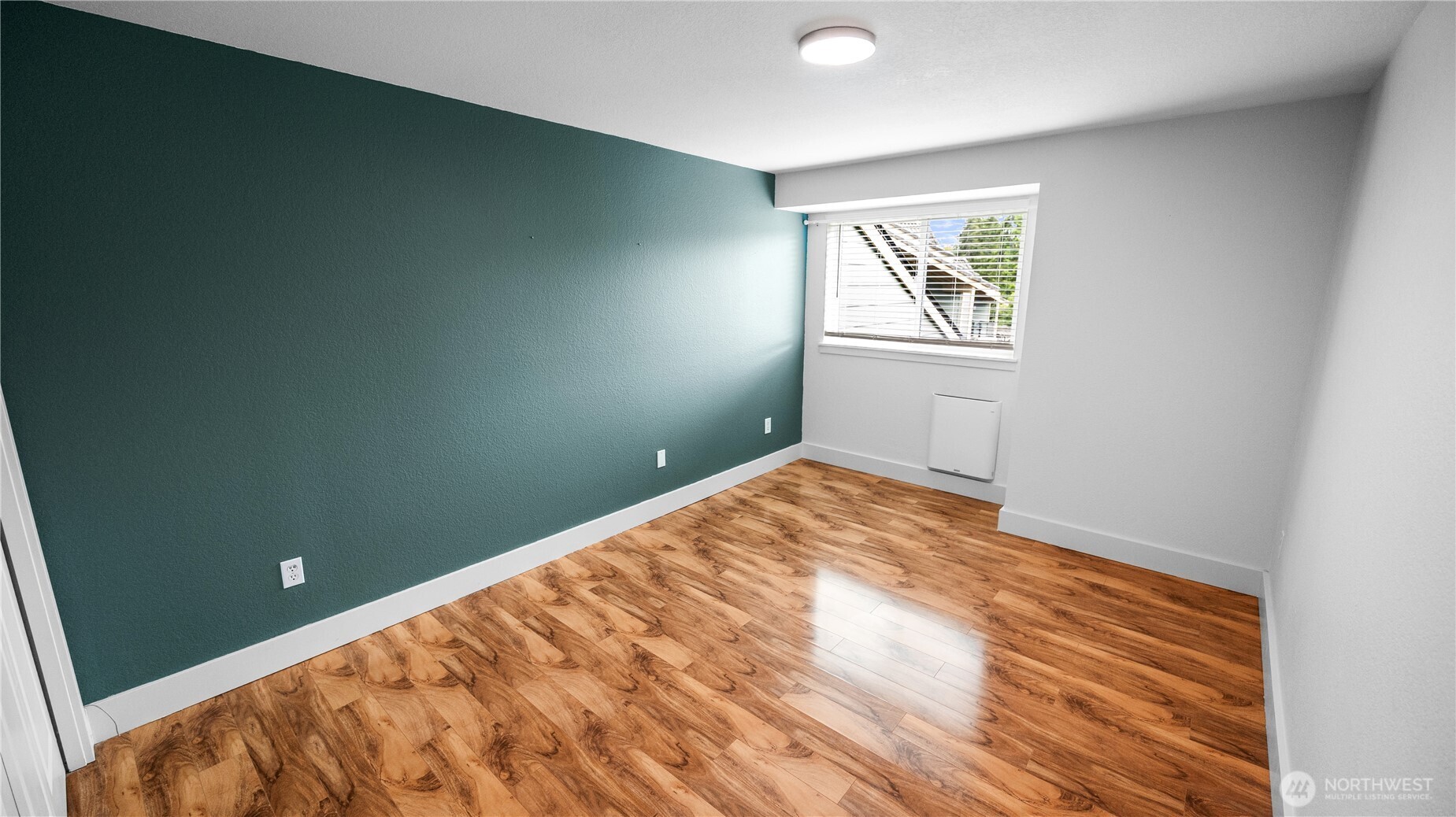 property viewer photo 16