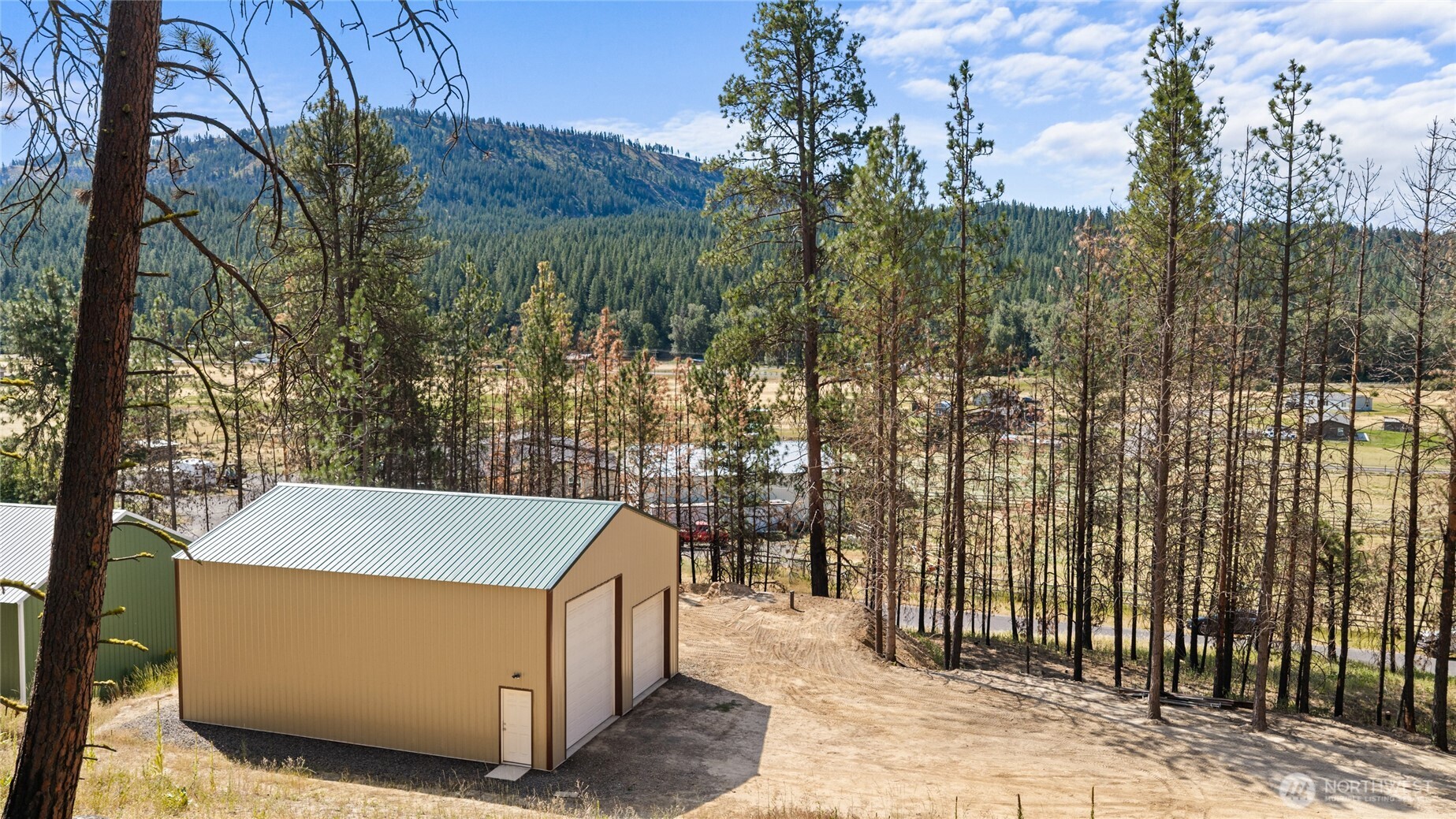 main property photo 6