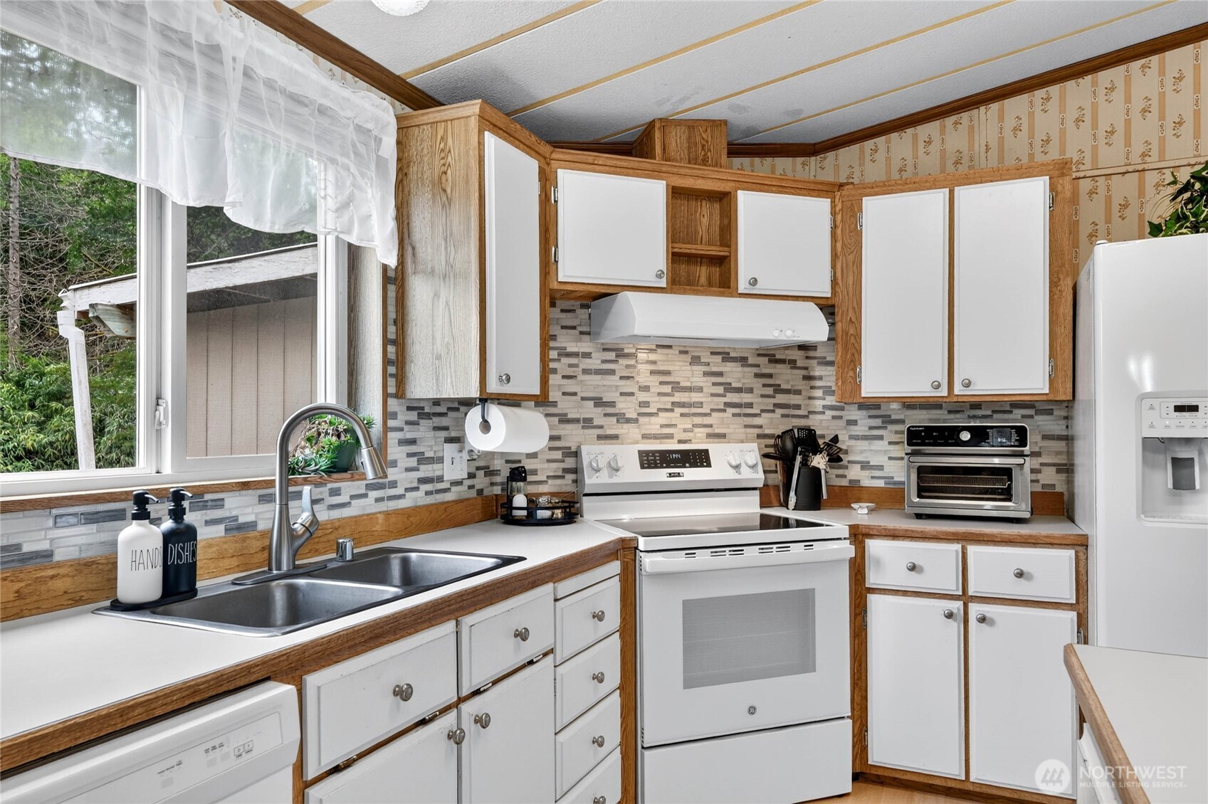 property viewer photo 16