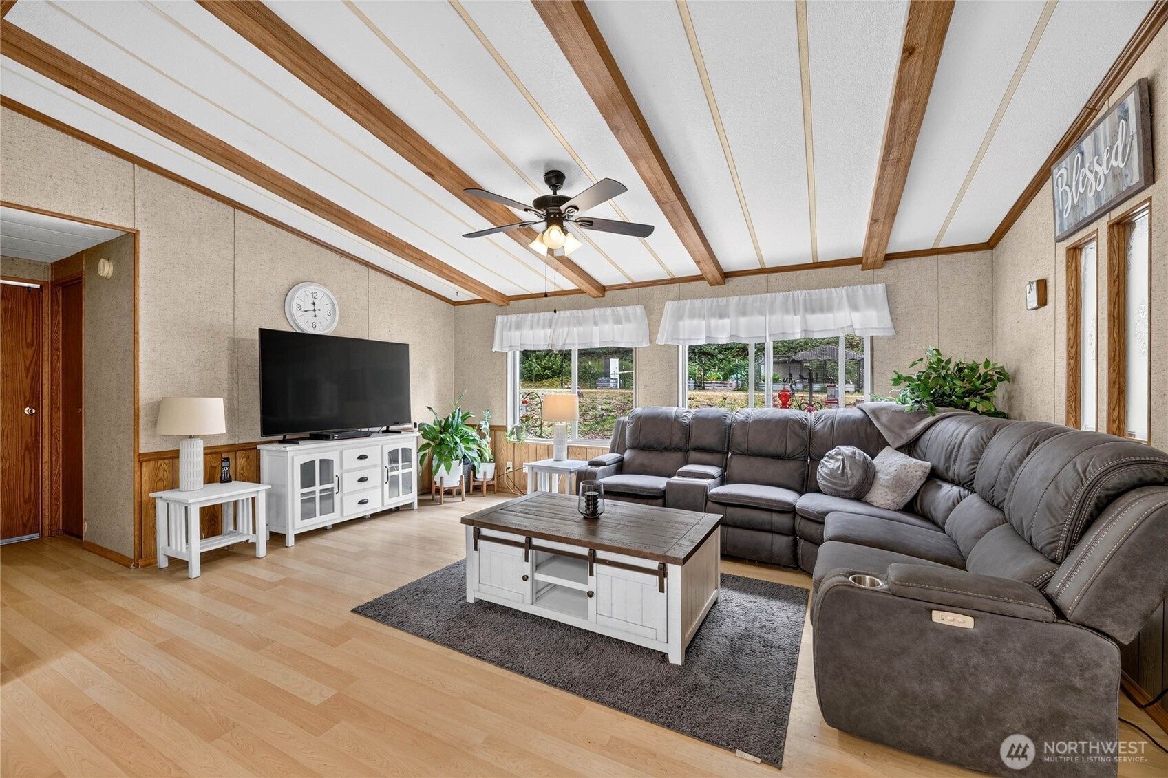 property viewer photo 20