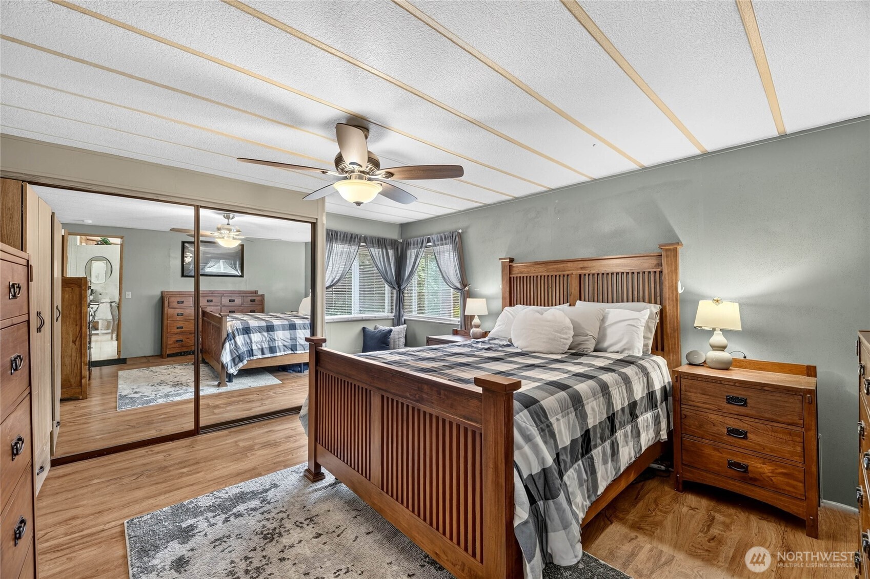property viewer photo 24