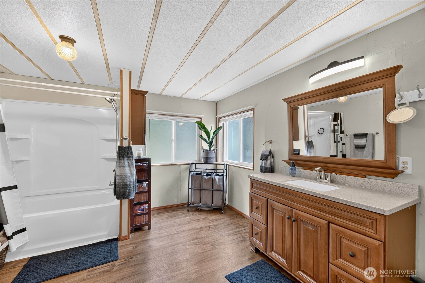 property viewer photo 25