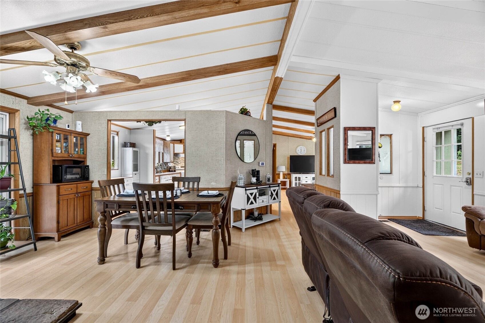 property viewer photo 9