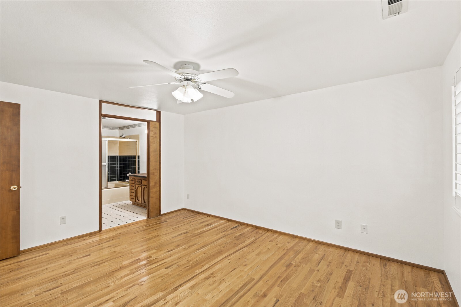 property viewer photo 18