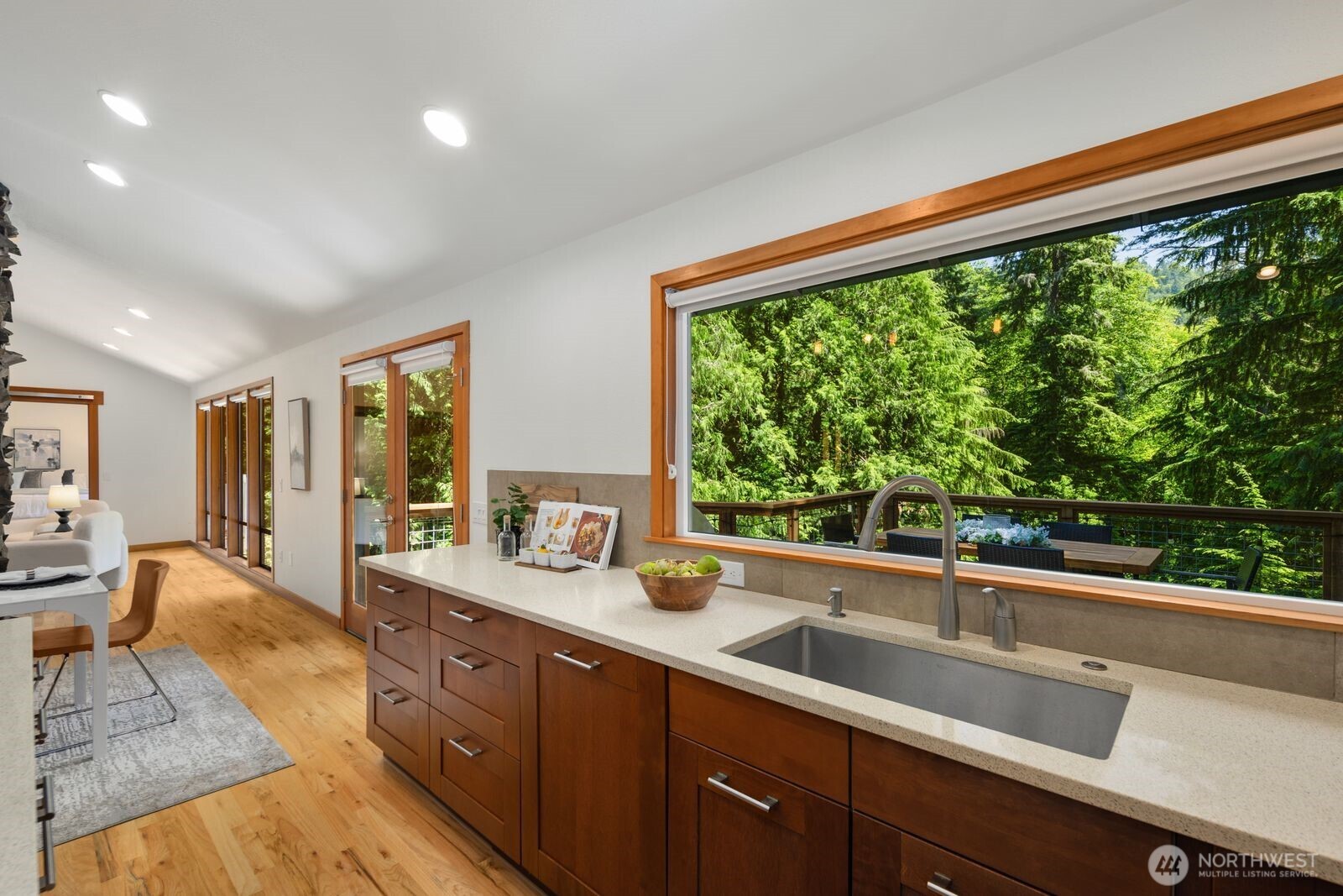 property viewer photo 16