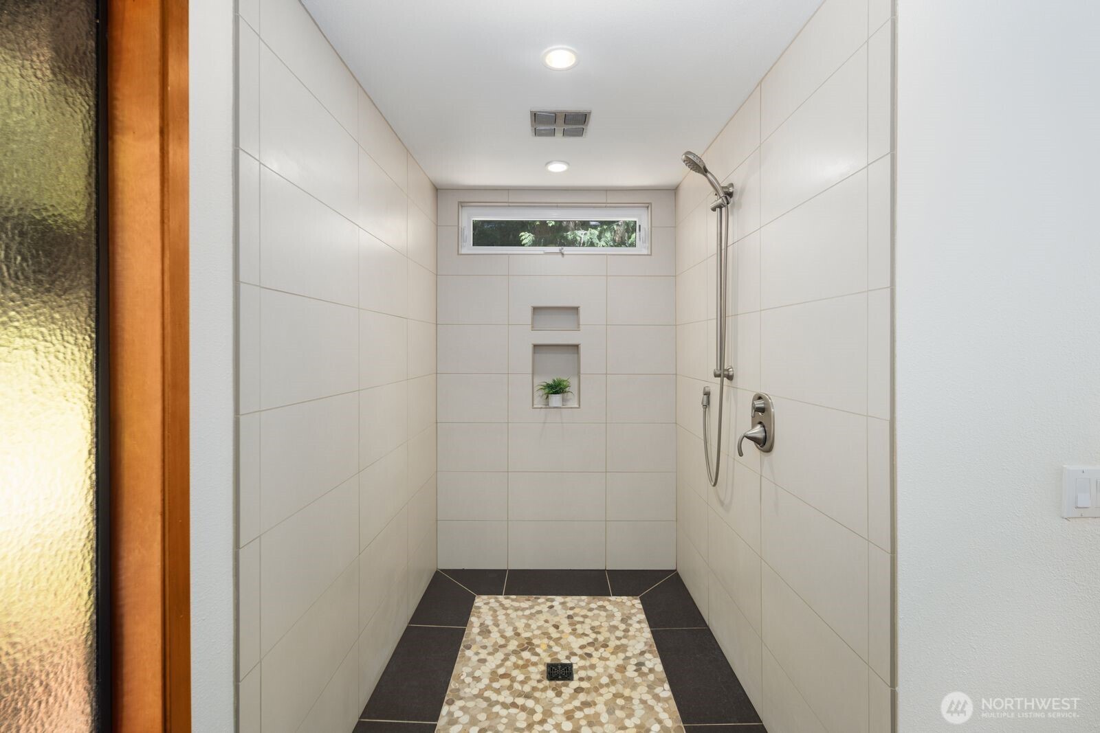 property viewer photo 25