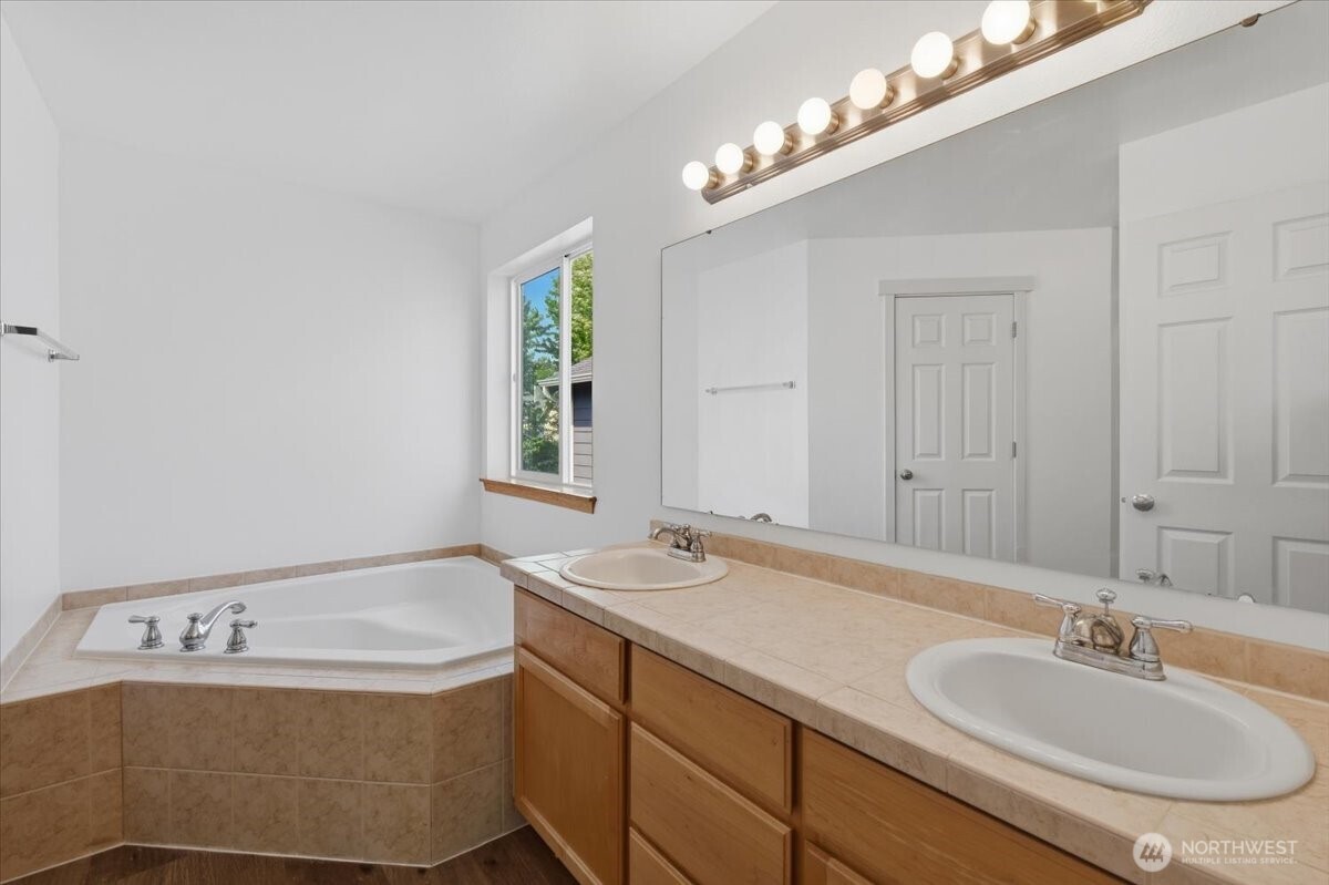property viewer photo 15