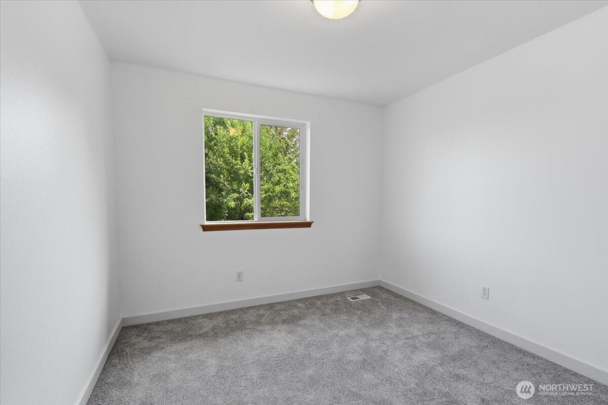 property viewer photo 18