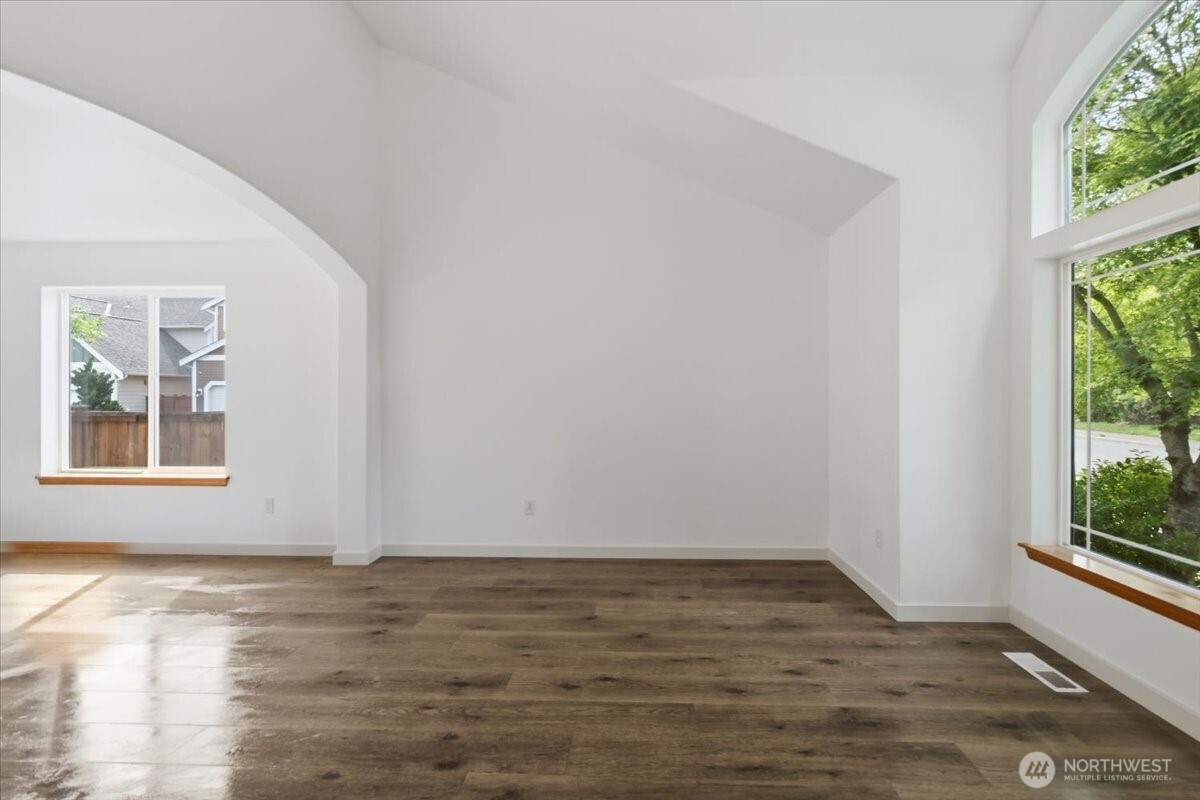 property viewer photo 3
