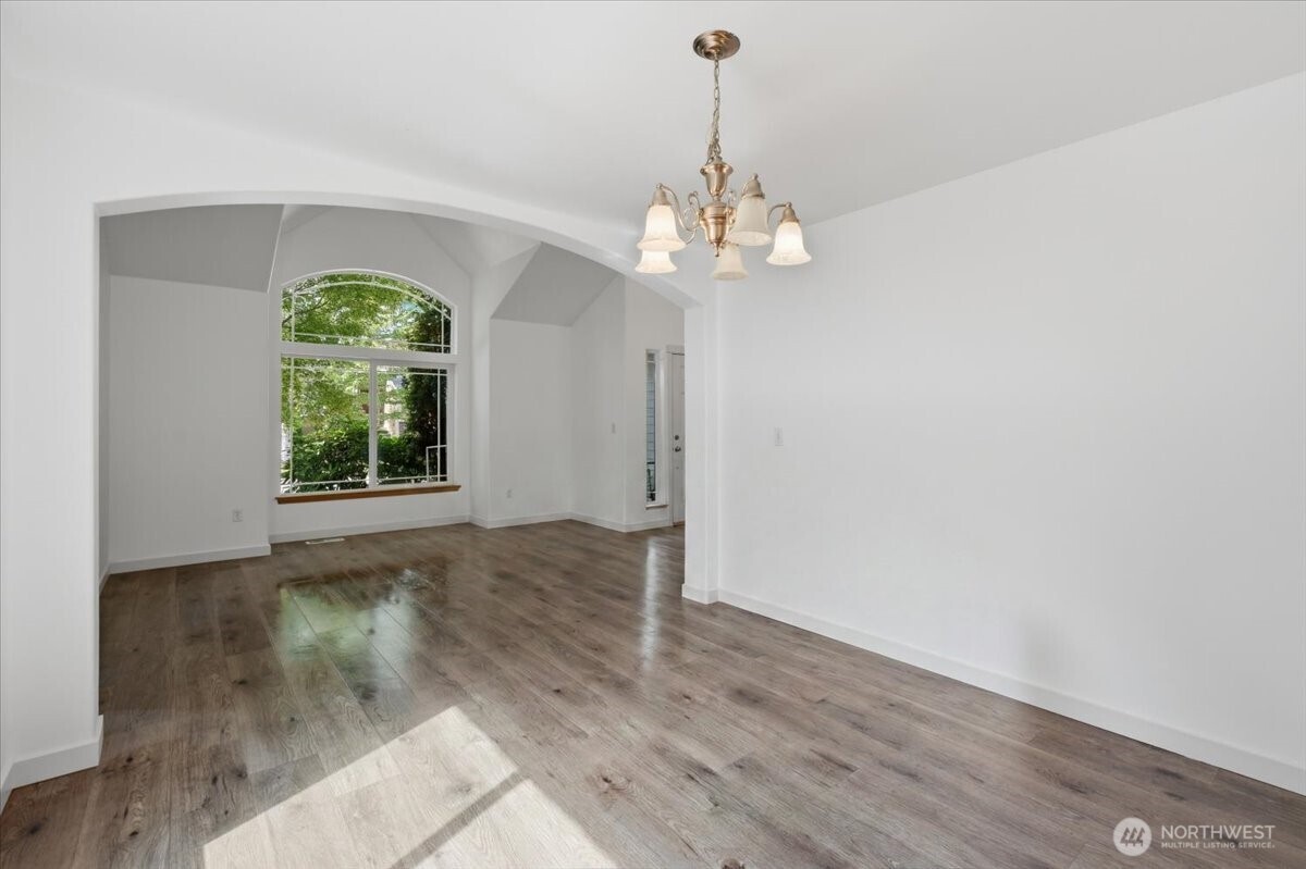 property viewer photo 6