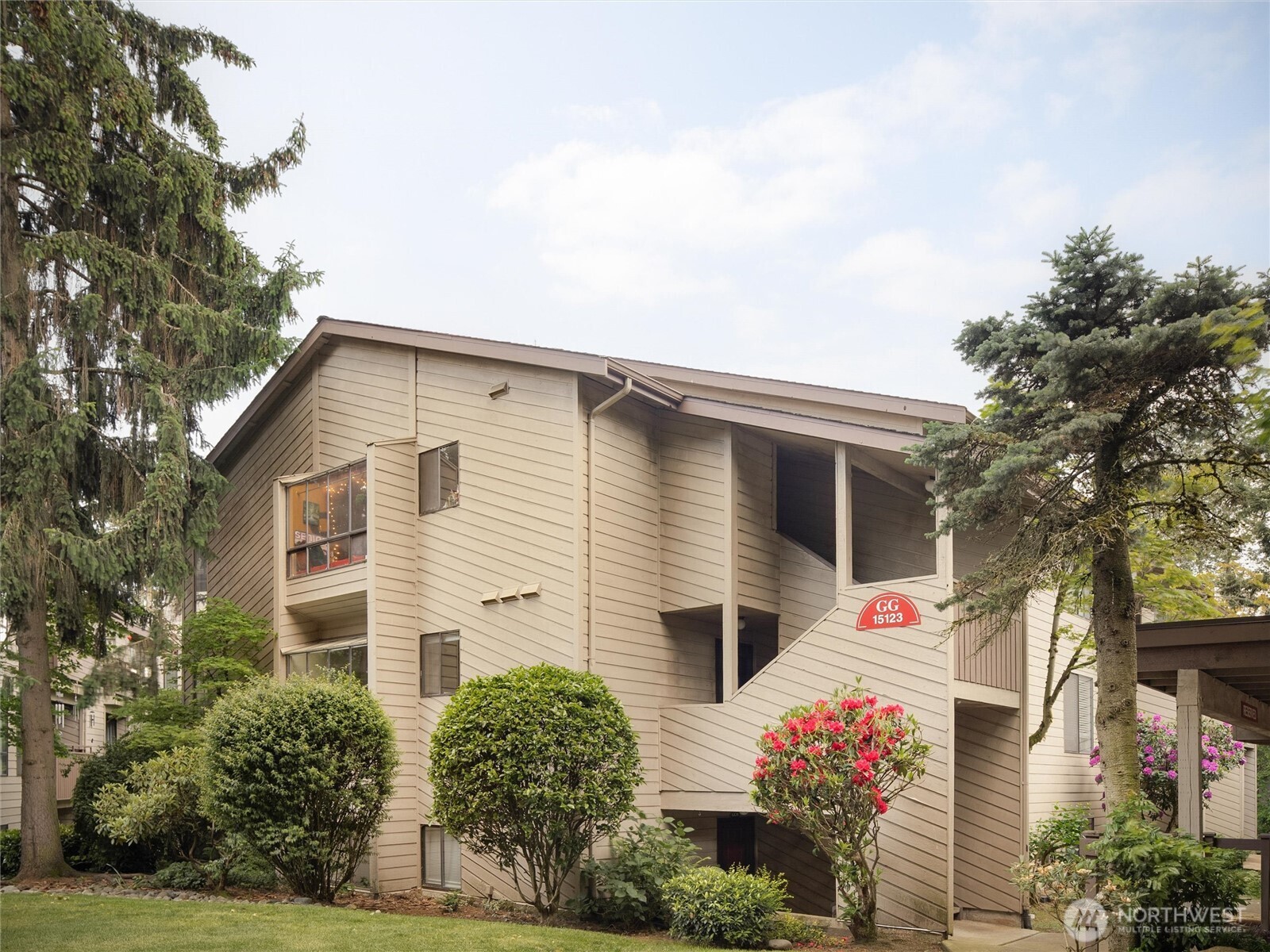 property viewer photo 1