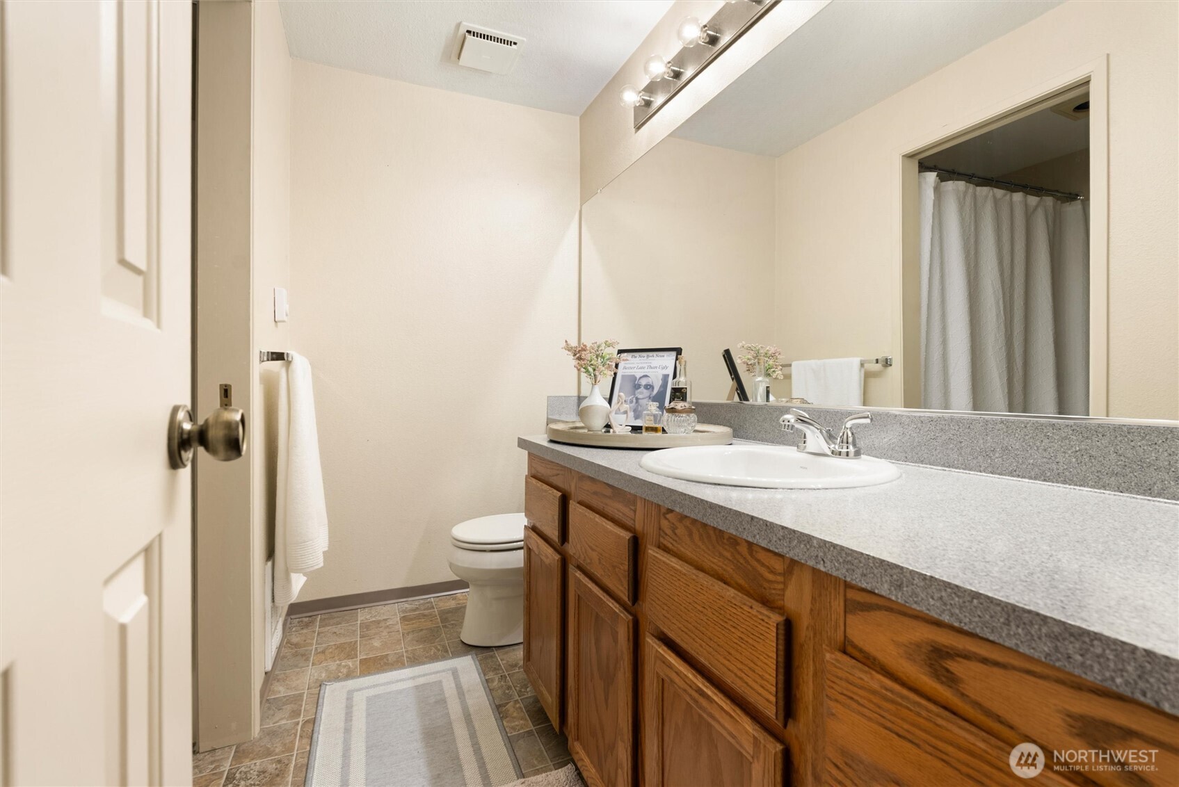 property viewer photo 16